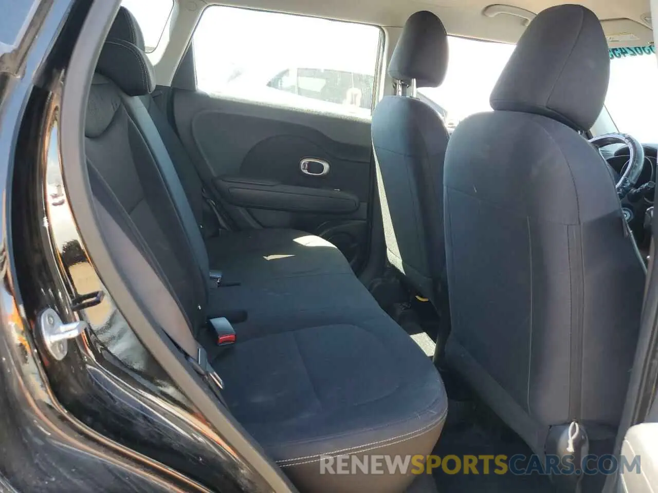 10 Photograph of a damaged car KNDJN2A29K7001773 KIA SOUL 2019