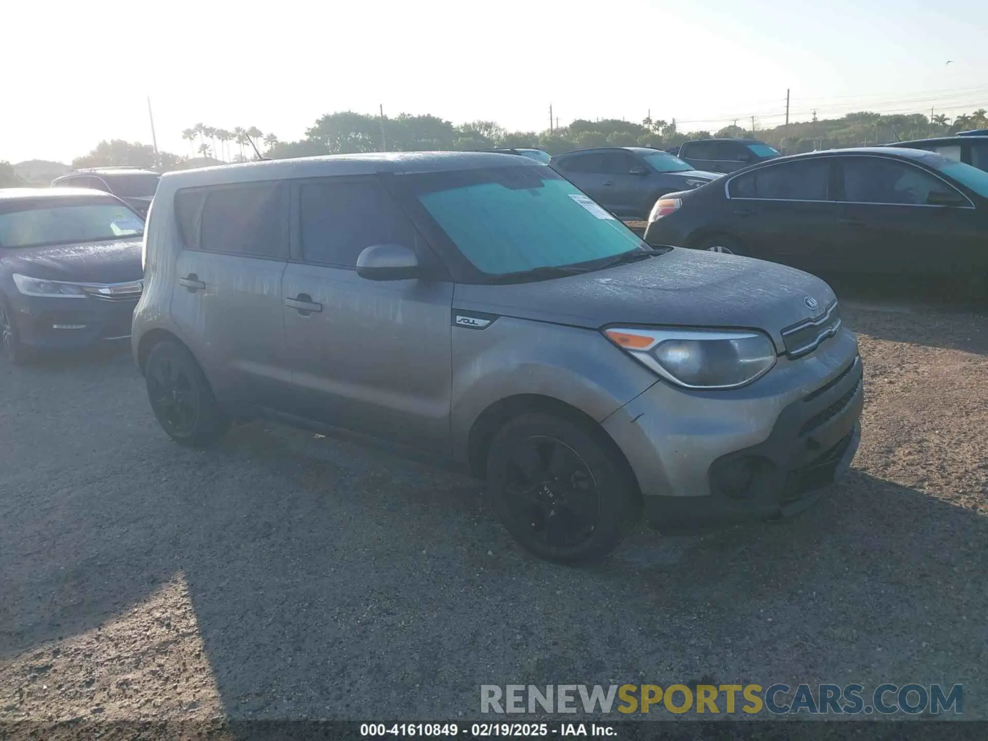 1 Photograph of a damaged car KNDJN2A29K7015236 KIA SOUL 2019