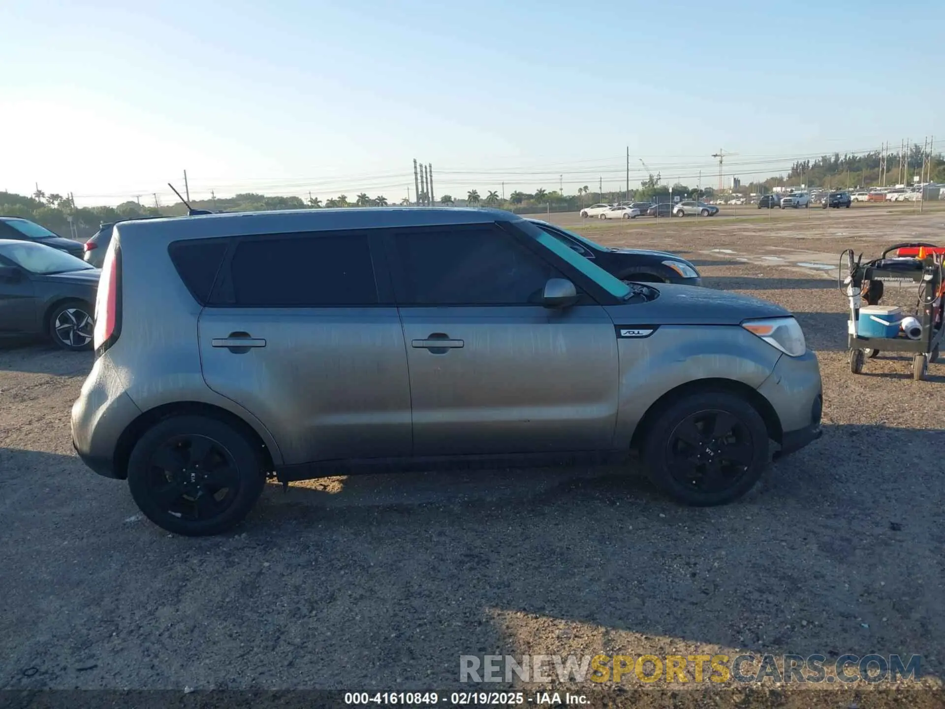 13 Photograph of a damaged car KNDJN2A29K7015236 KIA SOUL 2019