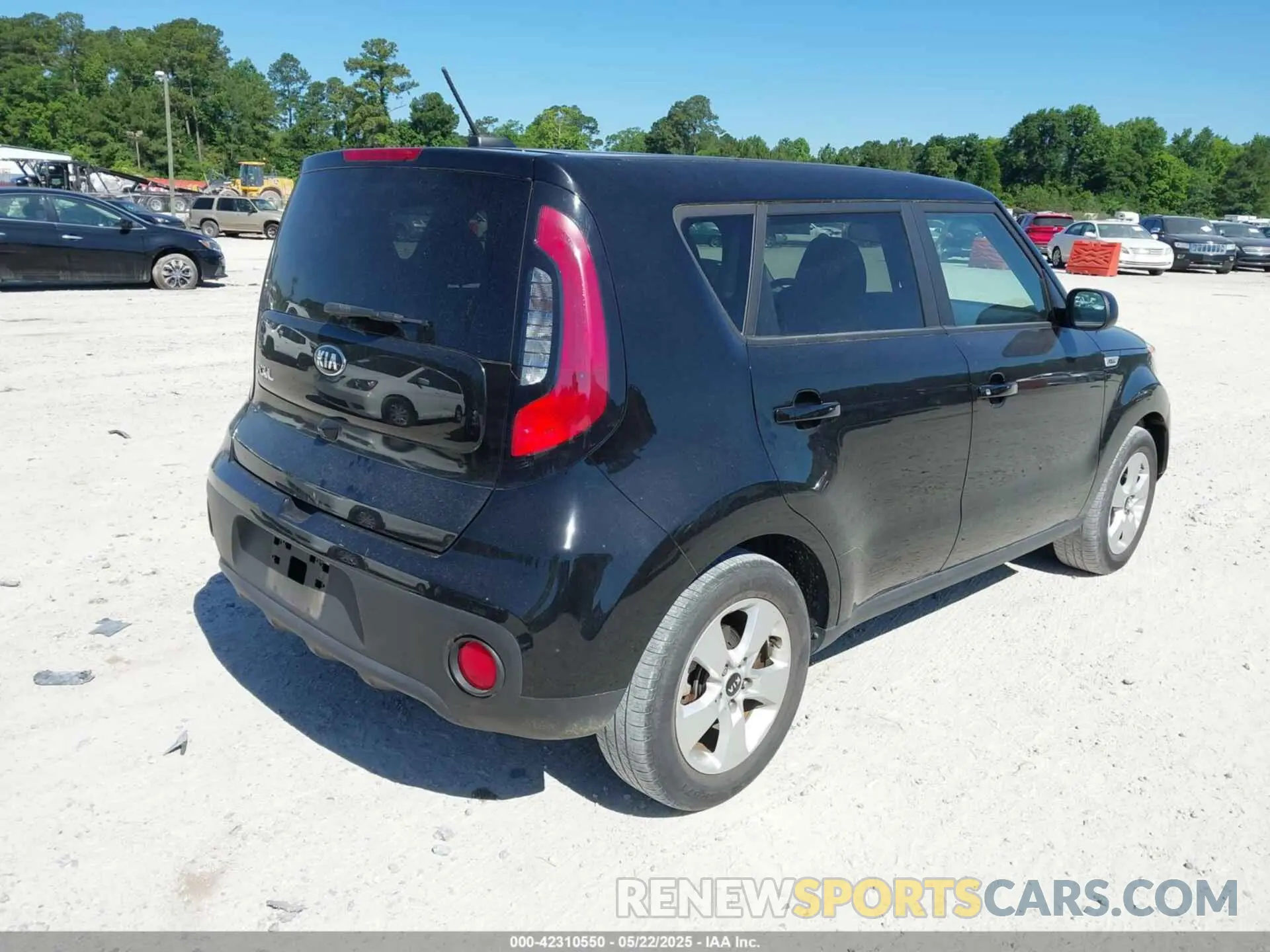 4 Photograph of a damaged car KNDJN2A29K7017178 KIA SOUL 2019