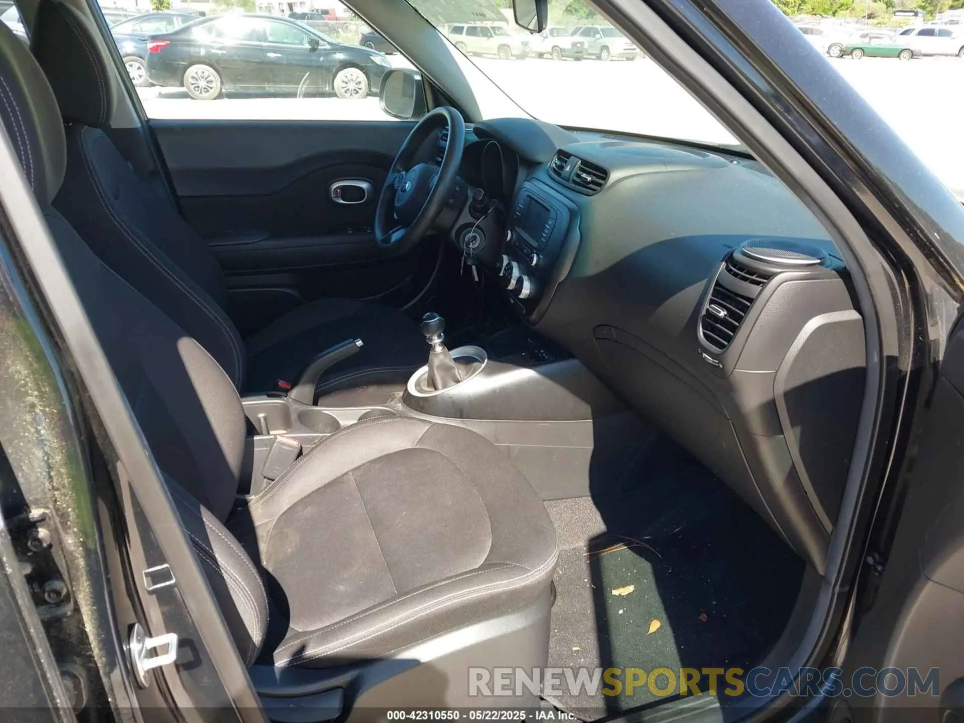 5 Photograph of a damaged car KNDJN2A29K7017178 KIA SOUL 2019