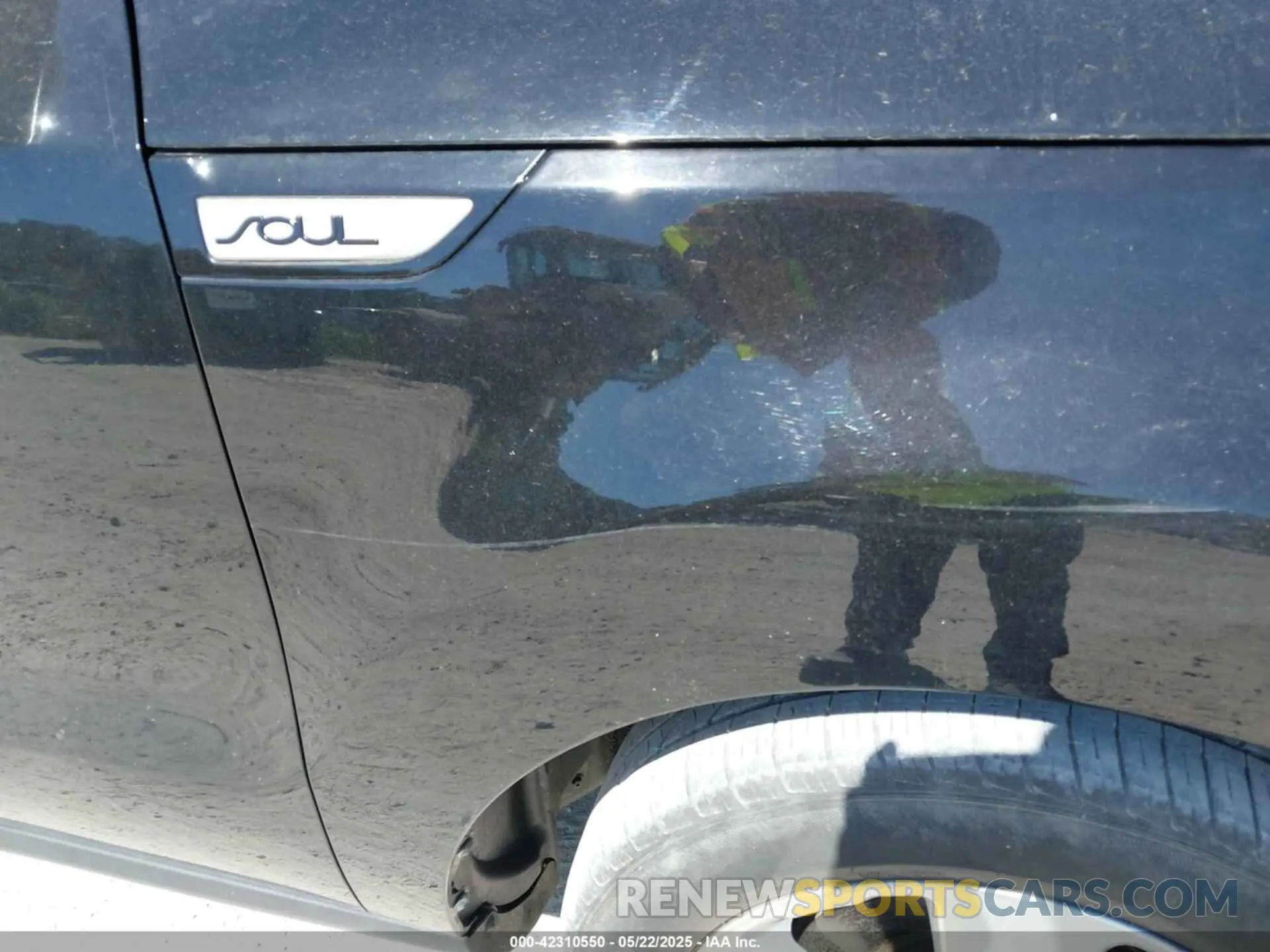6 Photograph of a damaged car KNDJN2A29K7017178 KIA SOUL 2019