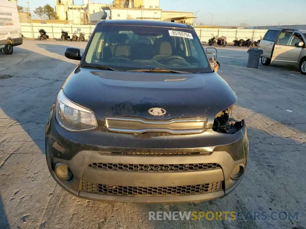 5 Photograph of a damaged car KNDJN2A29K7637061 KIA SOUL 2019