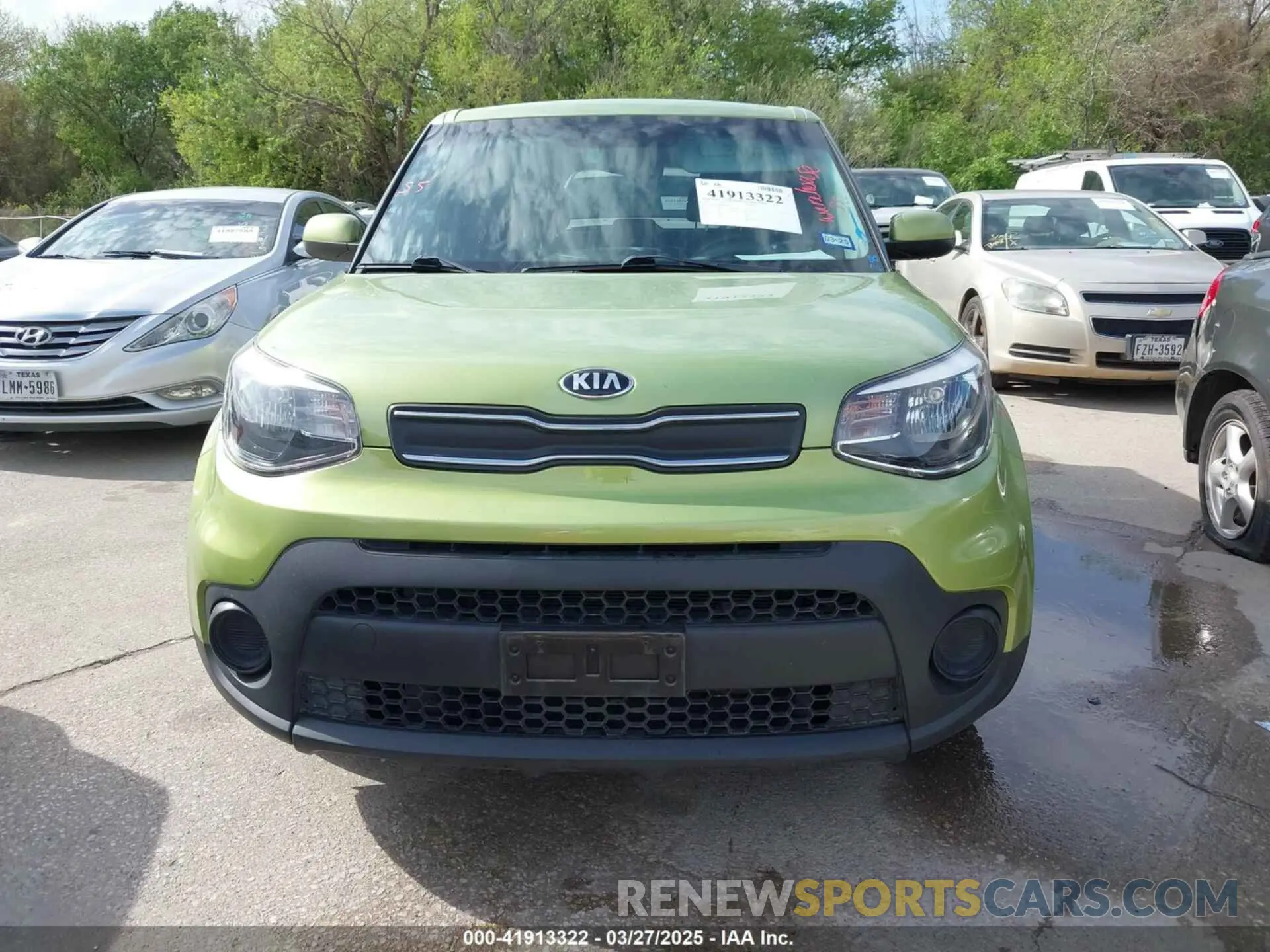 12 Photograph of a damaged car KNDJN2A29K7916610 KIA SOUL 2019
