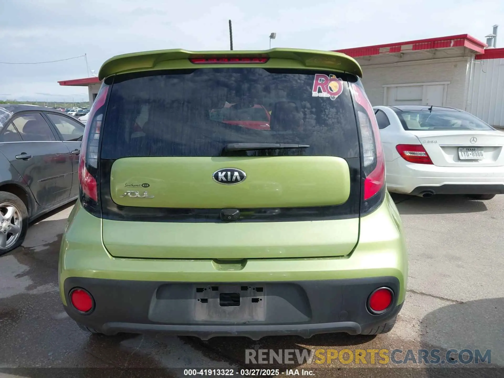 16 Photograph of a damaged car KNDJN2A29K7916610 KIA SOUL 2019