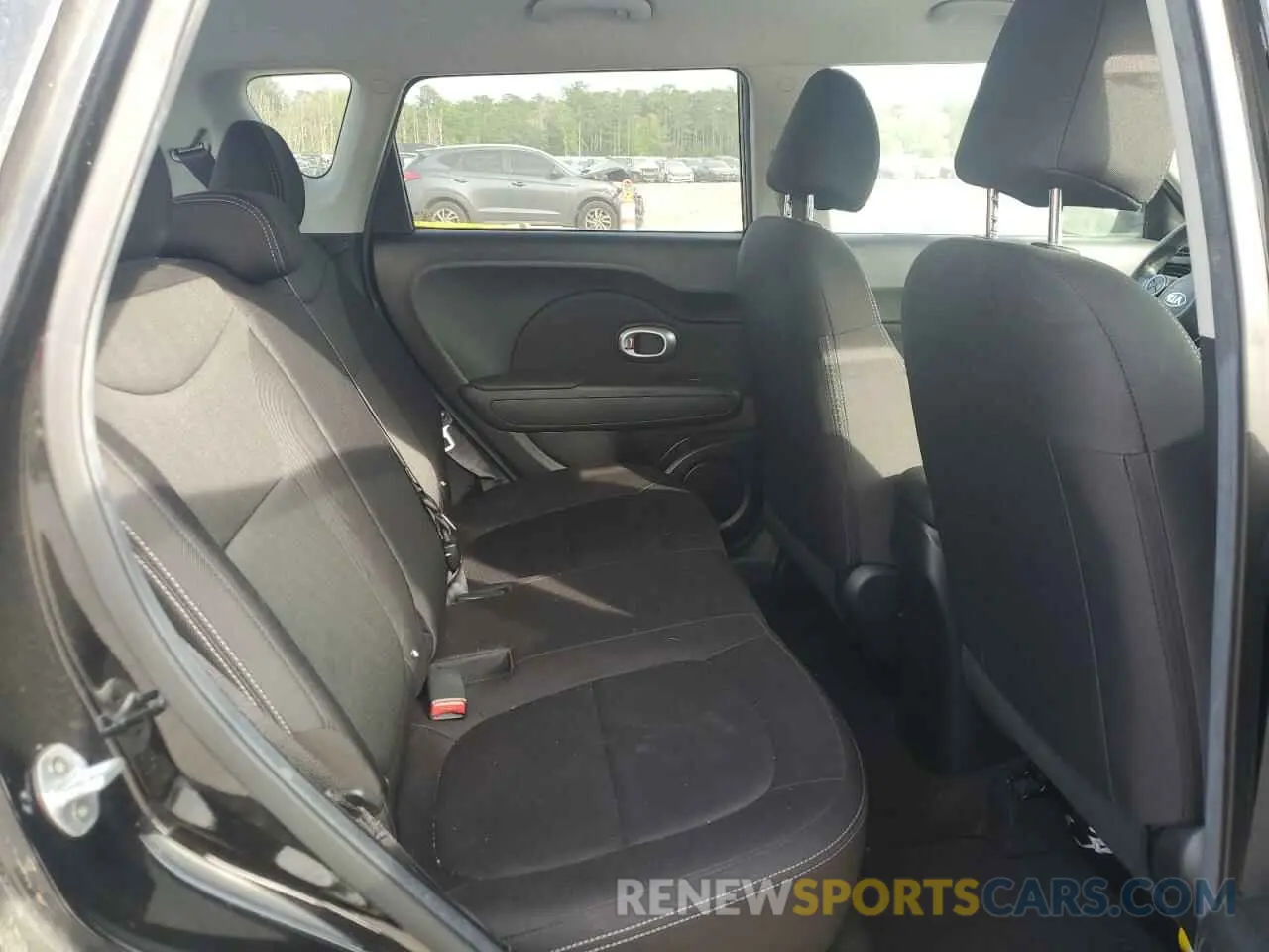 10 Photograph of a damaged car KNDJN2A29K7921032 KIA SOUL 2019