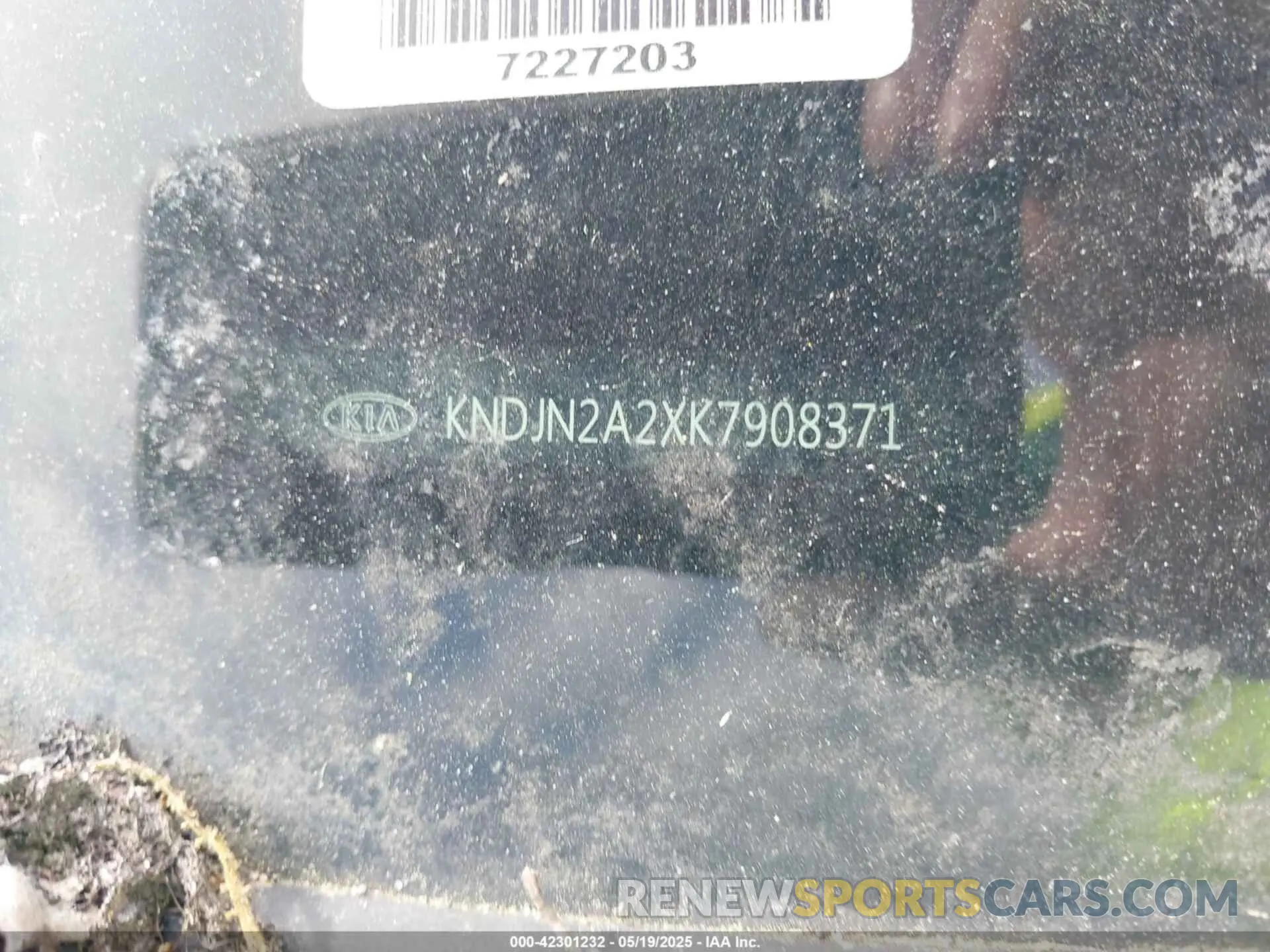 16 Photograph of a damaged car KNDJN2A2XK7908371 KIA SOUL 2019