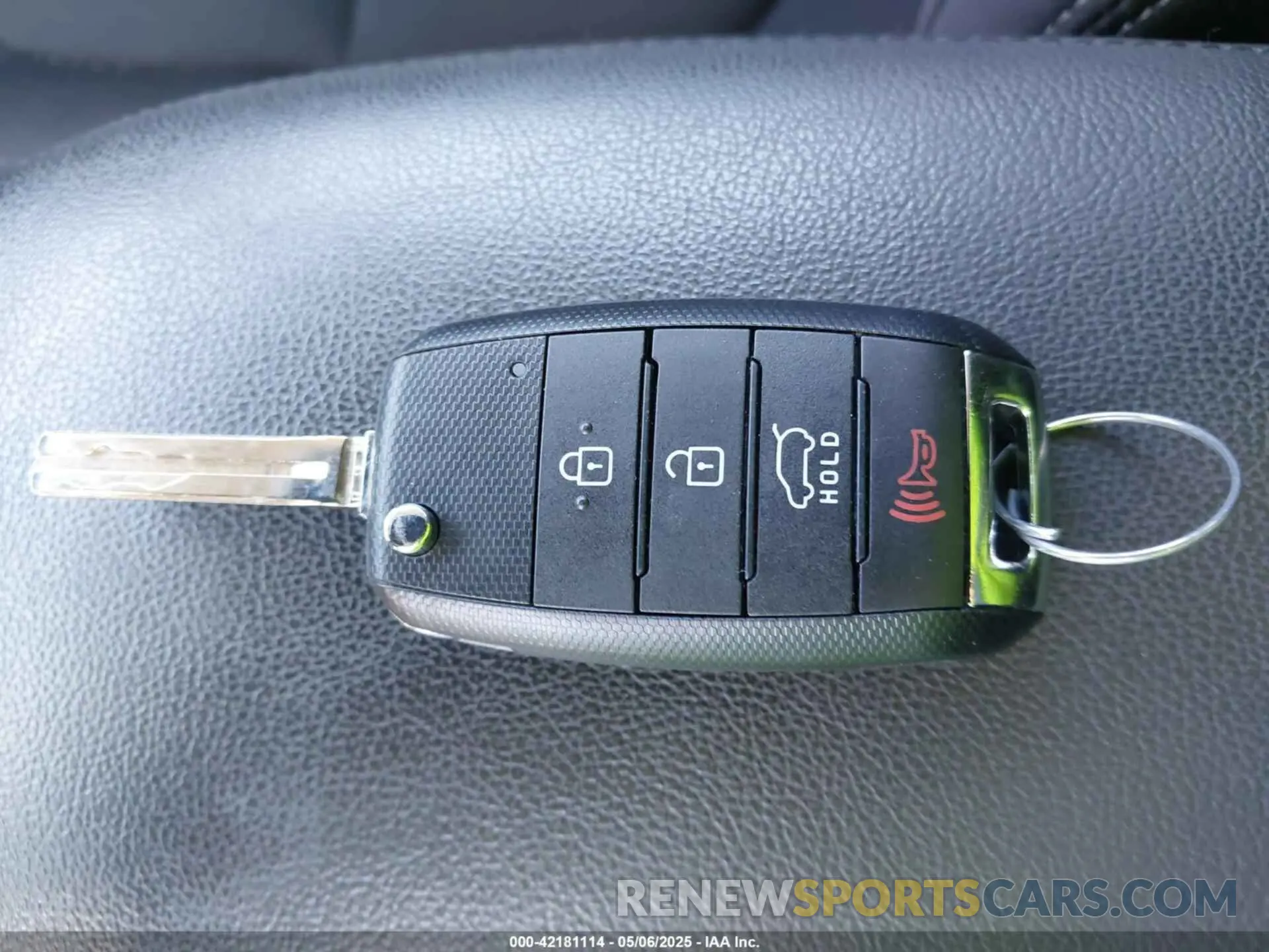 11 Photograph of a damaged car KNDJN2A2XK7912484 KIA SOUL 2019