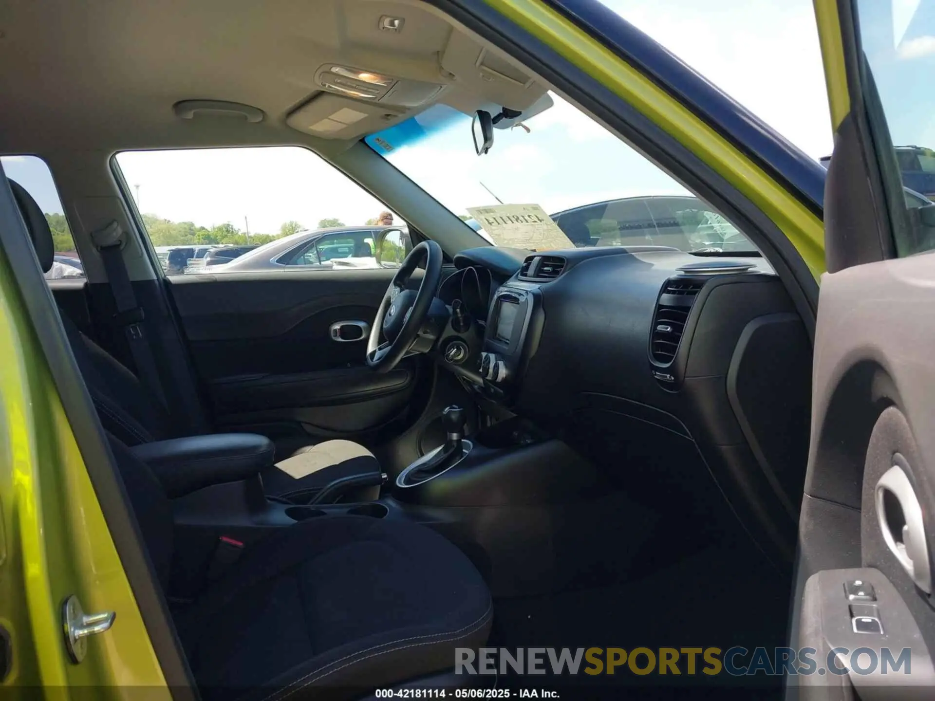 5 Photograph of a damaged car KNDJN2A2XK7912484 KIA SOUL 2019