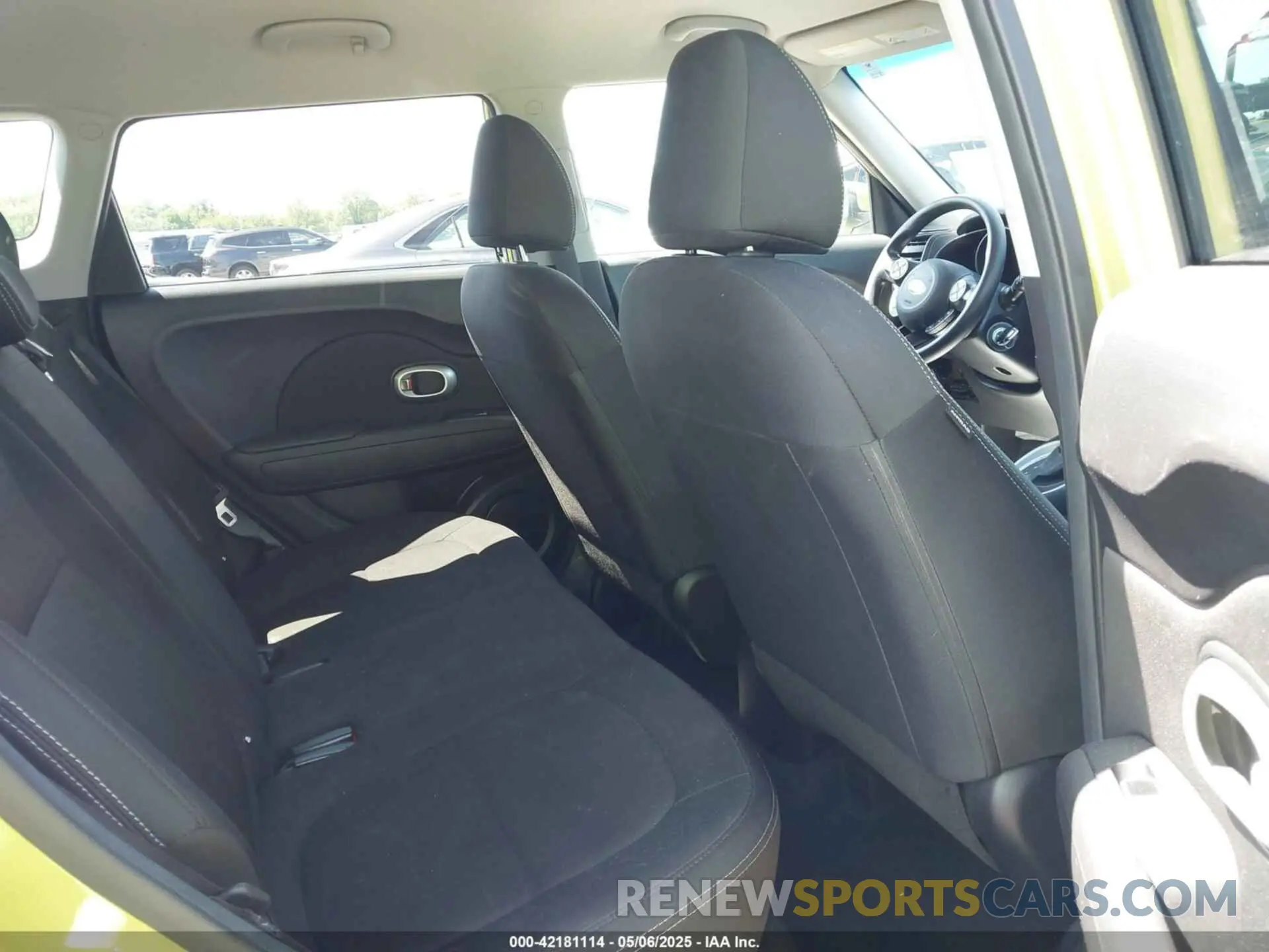 8 Photograph of a damaged car KNDJN2A2XK7912484 KIA SOUL 2019