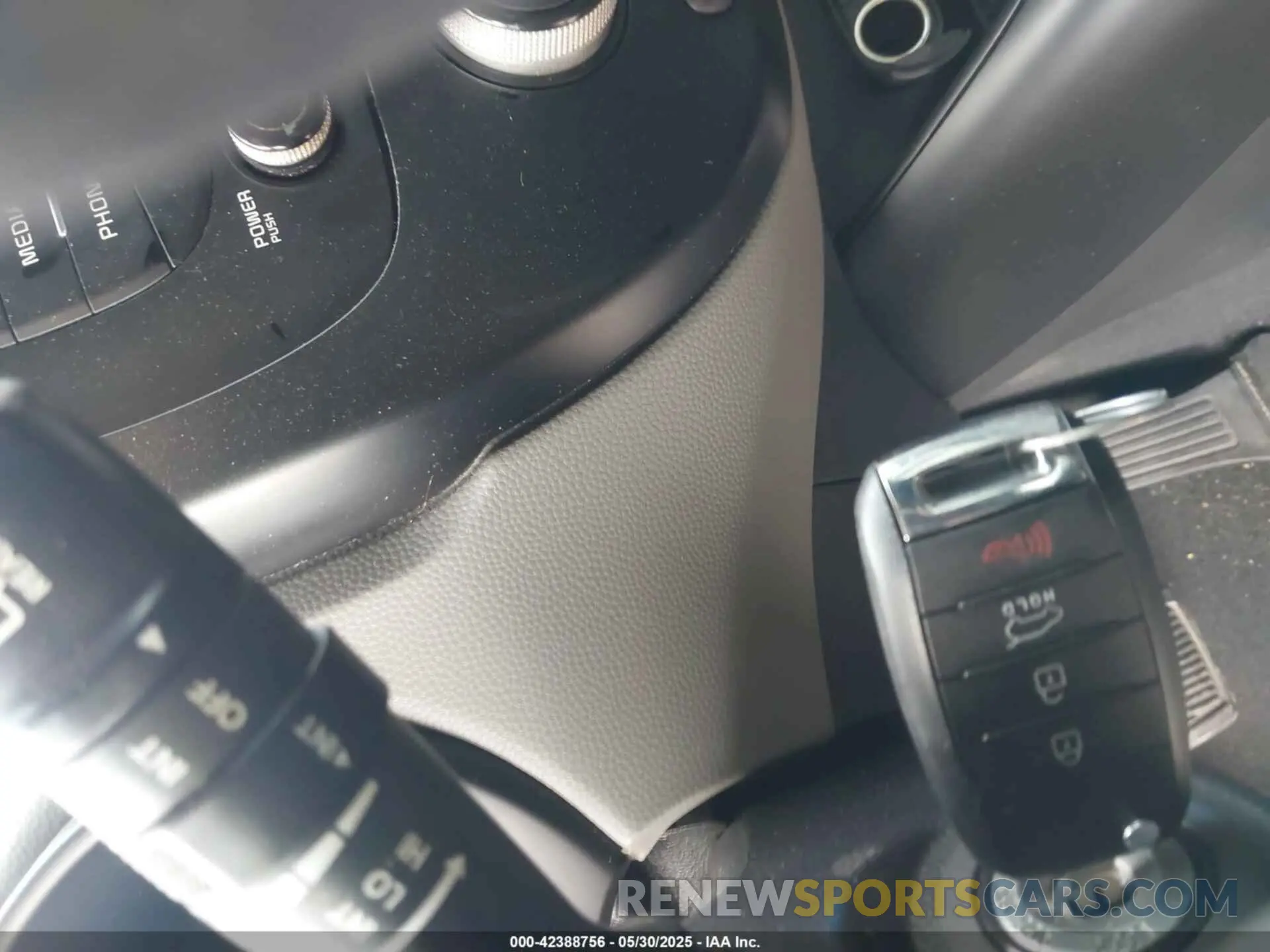 11 Photograph of a damaged car KNDJN2A2XK7919614 KIA SOUL 2019