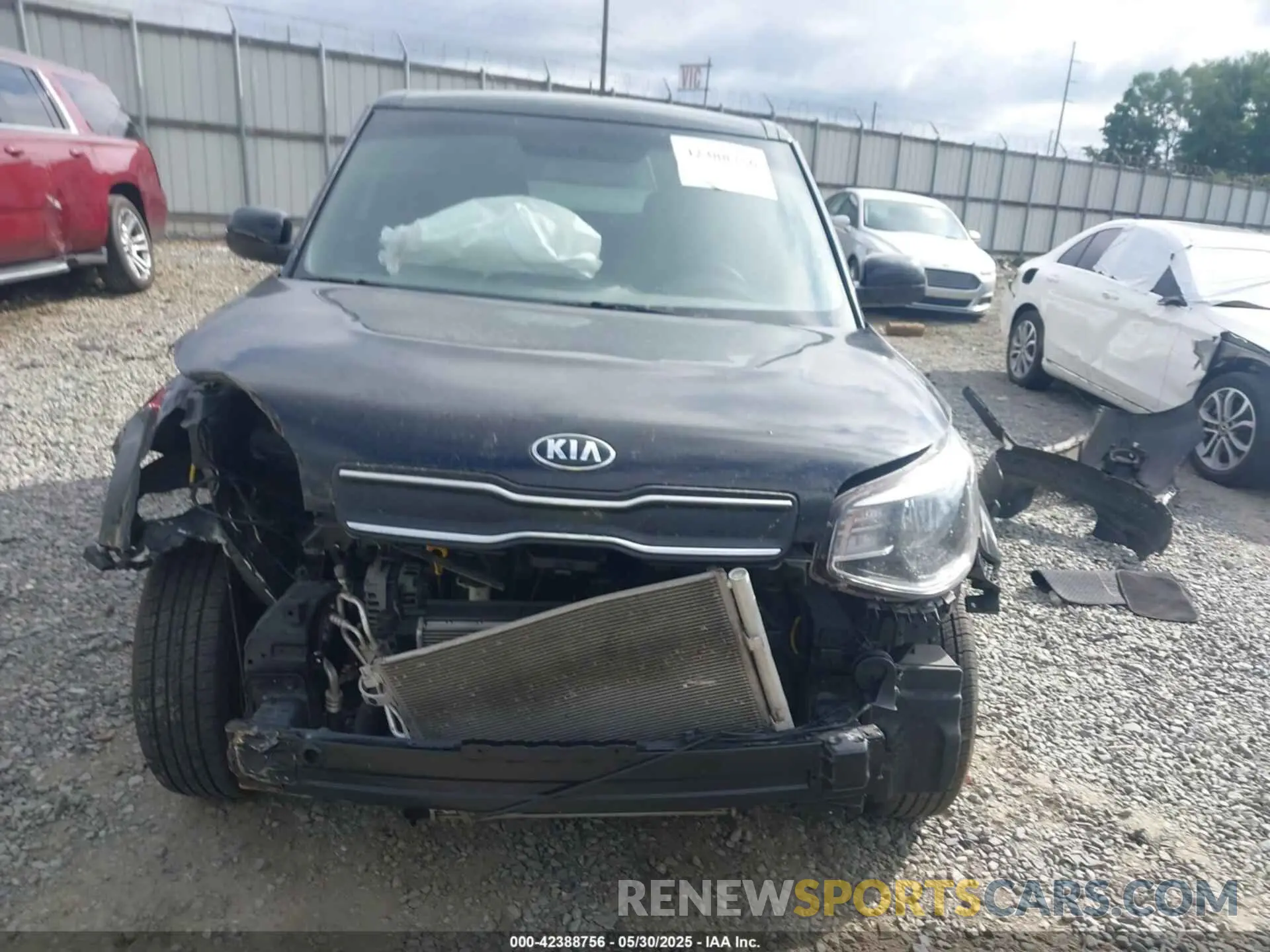 13 Photograph of a damaged car KNDJN2A2XK7919614 KIA SOUL 2019
