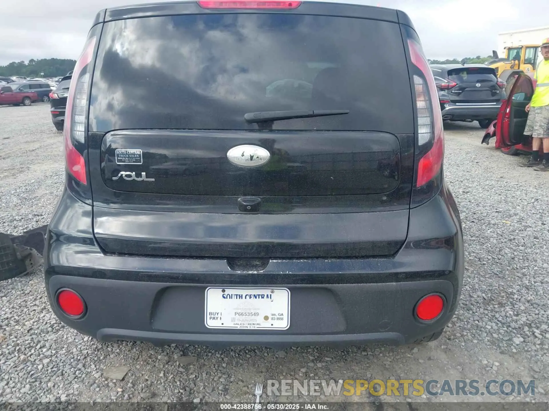 17 Photograph of a damaged car KNDJN2A2XK7919614 KIA SOUL 2019