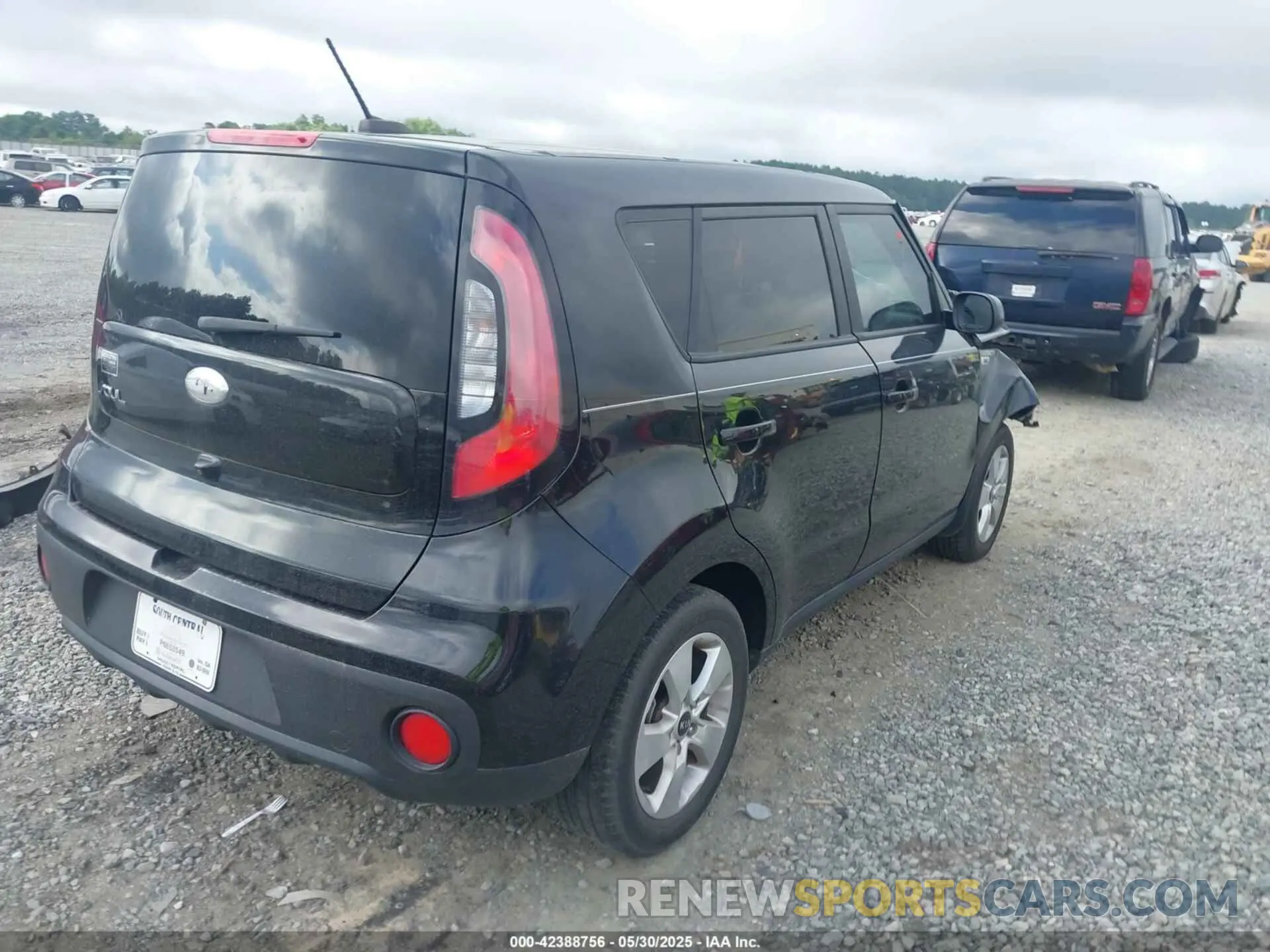 4 Photograph of a damaged car KNDJN2A2XK7919614 KIA SOUL 2019