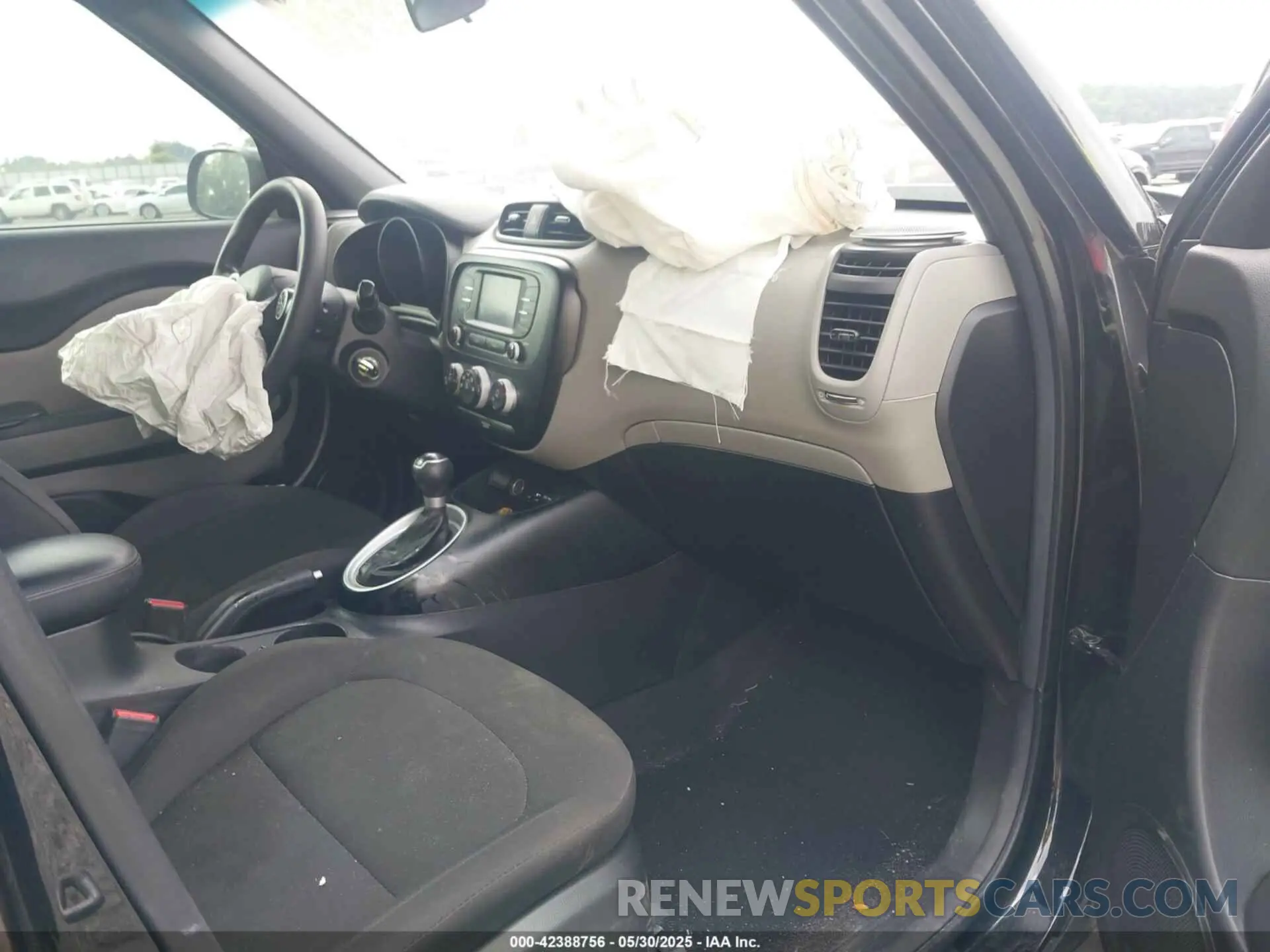 5 Photograph of a damaged car KNDJN2A2XK7919614 KIA SOUL 2019