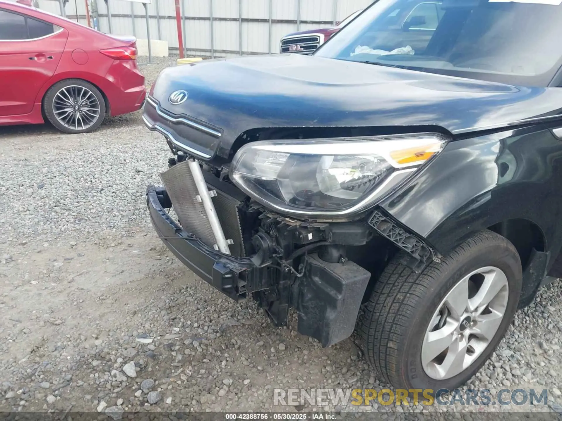 6 Photograph of a damaged car KNDJN2A2XK7919614 KIA SOUL 2019