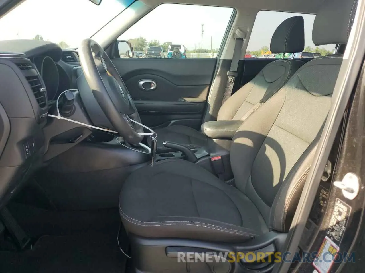 7 Photograph of a damaged car KNDJN2A2XK7920973 KIA SOUL 2019