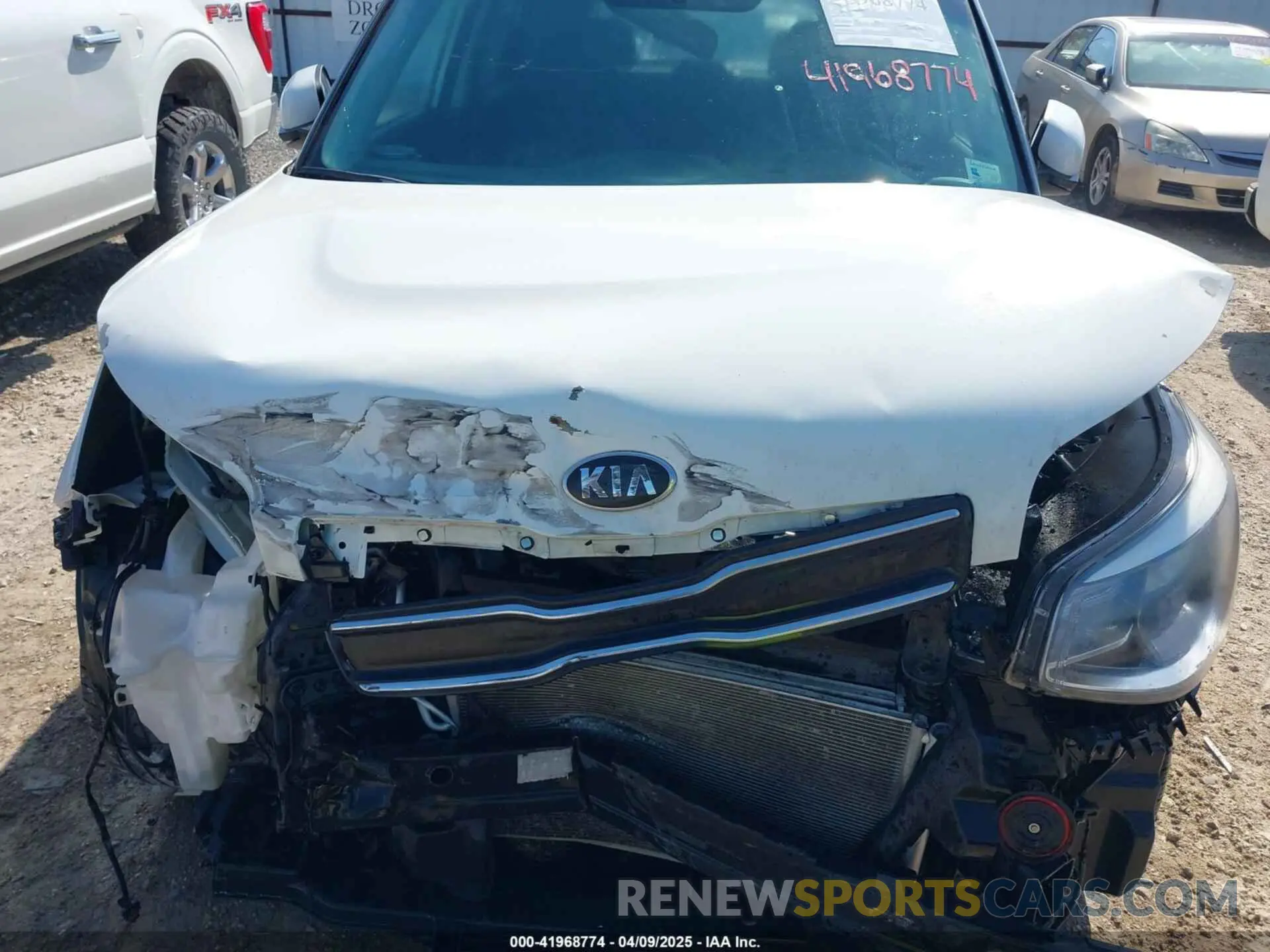 10 Photograph of a damaged car KNDJP3A50K7021873 KIA SOUL 2019