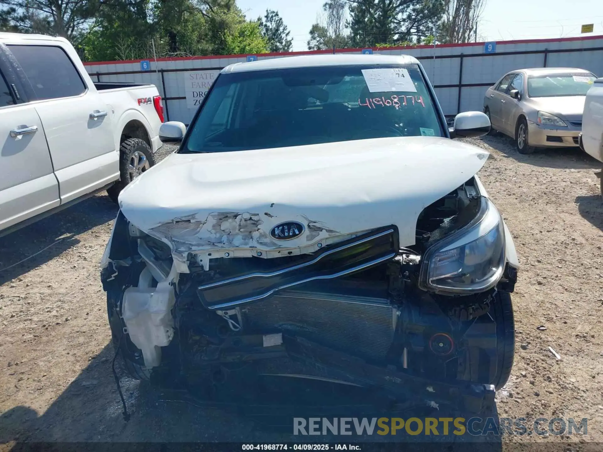 12 Photograph of a damaged car KNDJP3A50K7021873 KIA SOUL 2019