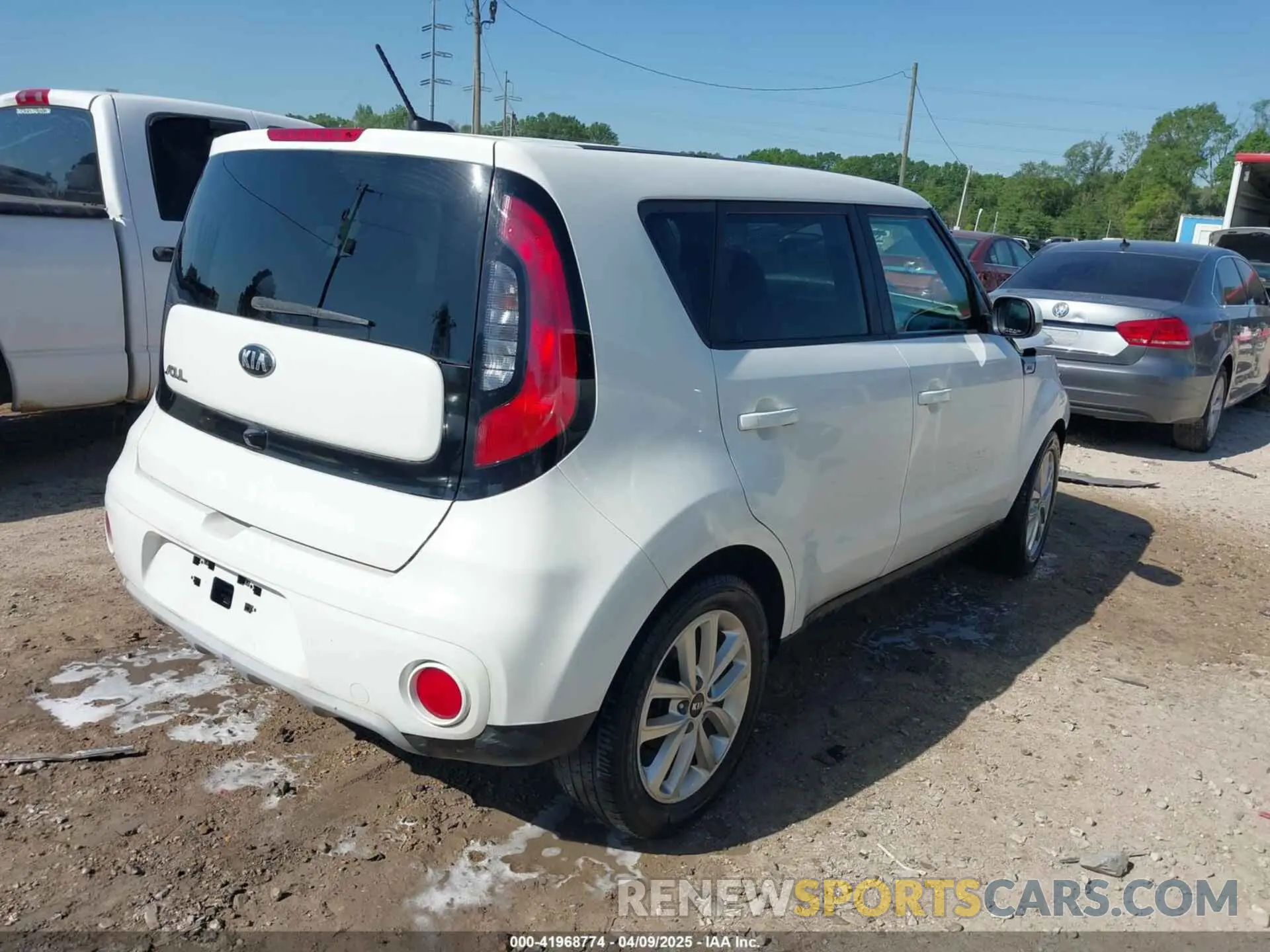 4 Photograph of a damaged car KNDJP3A50K7021873 KIA SOUL 2019