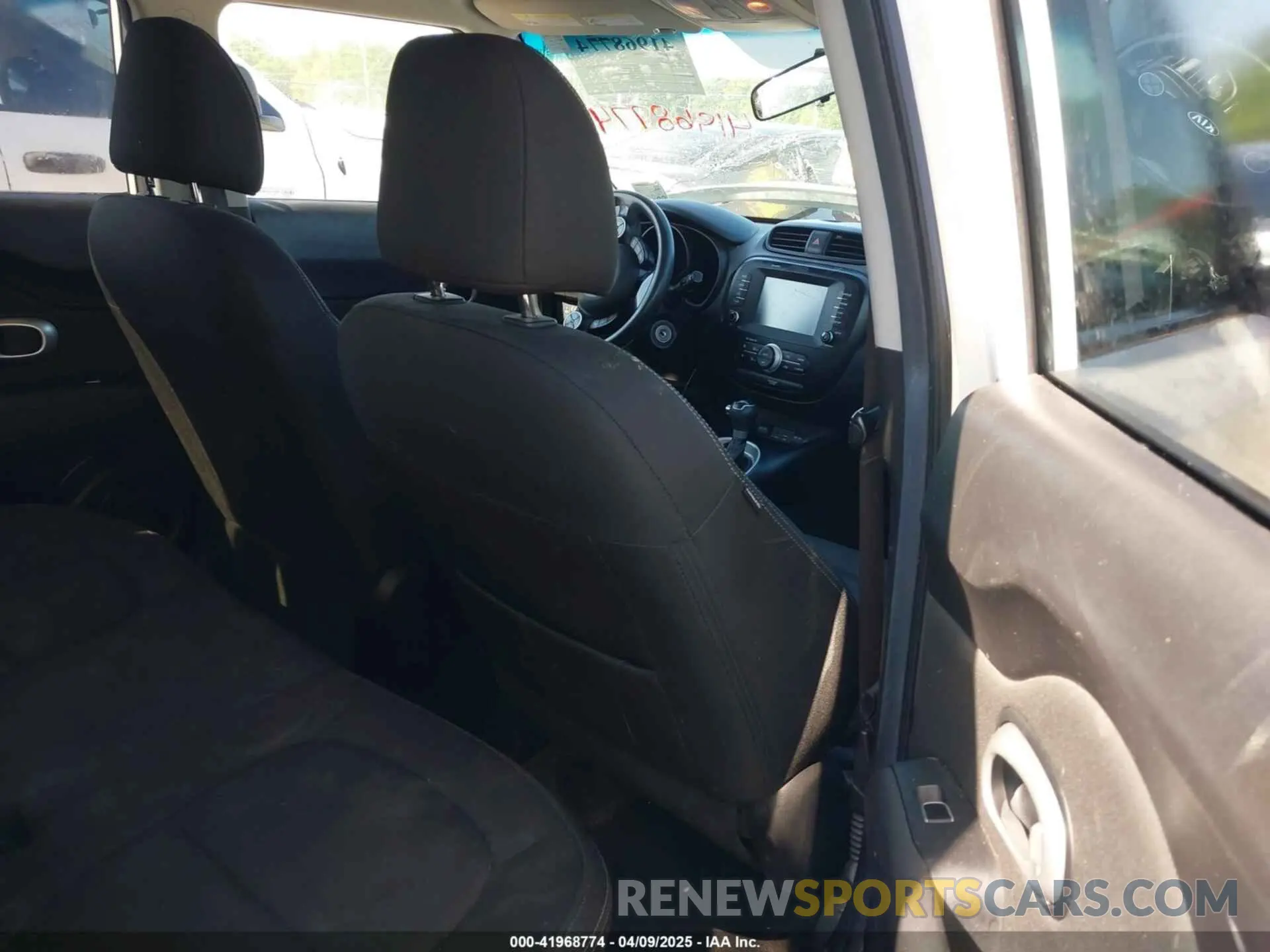8 Photograph of a damaged car KNDJP3A50K7021873 KIA SOUL 2019