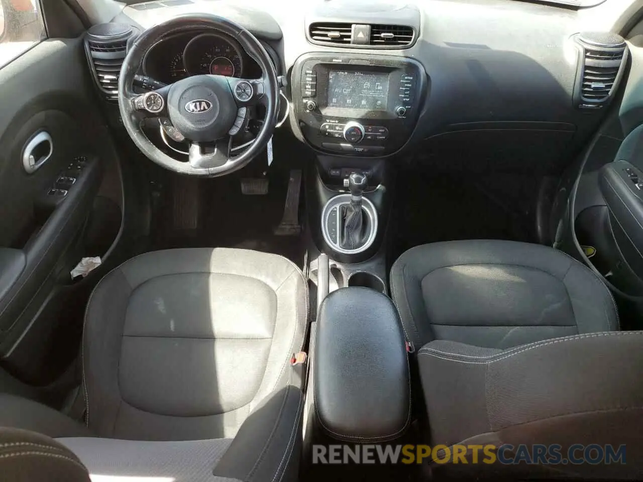 8 Photograph of a damaged car KNDJP3A50K7633474 KIA SOUL 2019