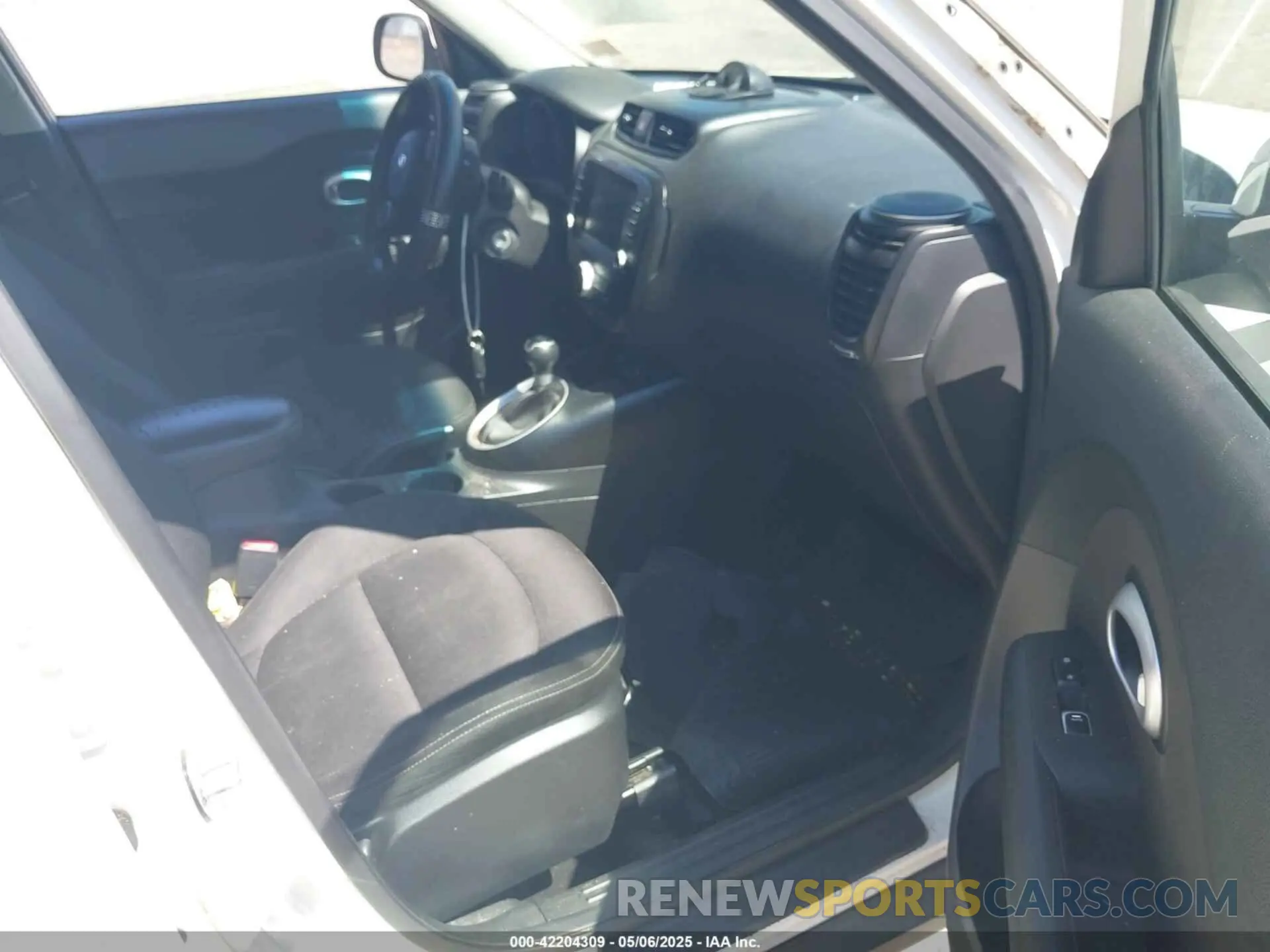 5 Photograph of a damaged car KNDJP3A50K7666829 KIA SOUL 2019