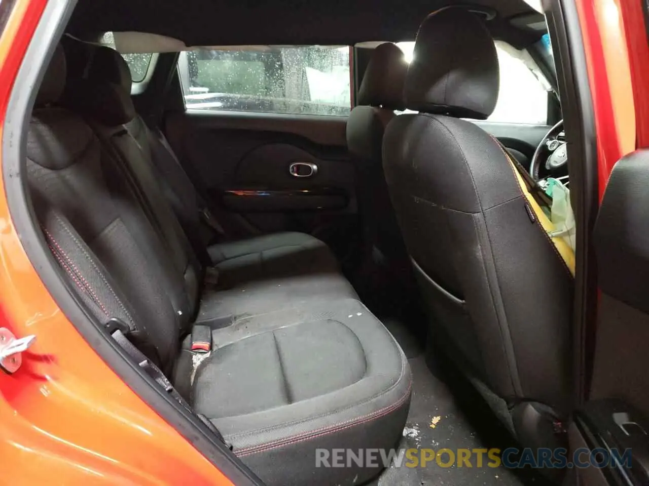 10 Photograph of a damaged car KNDJP3A50K7673389 KIA SOUL 2019
