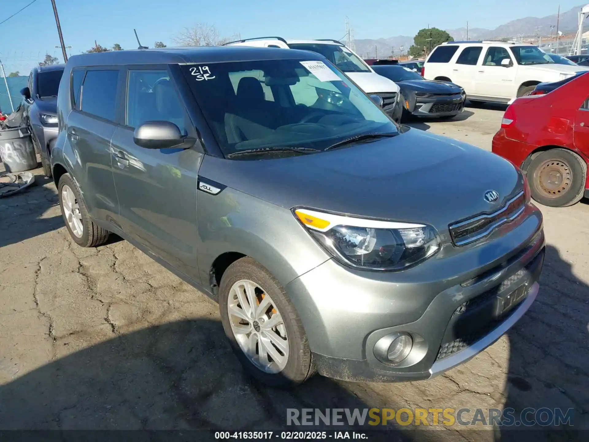 1 Photograph of a damaged car KNDJP3A50K7698812 KIA SOUL 2019