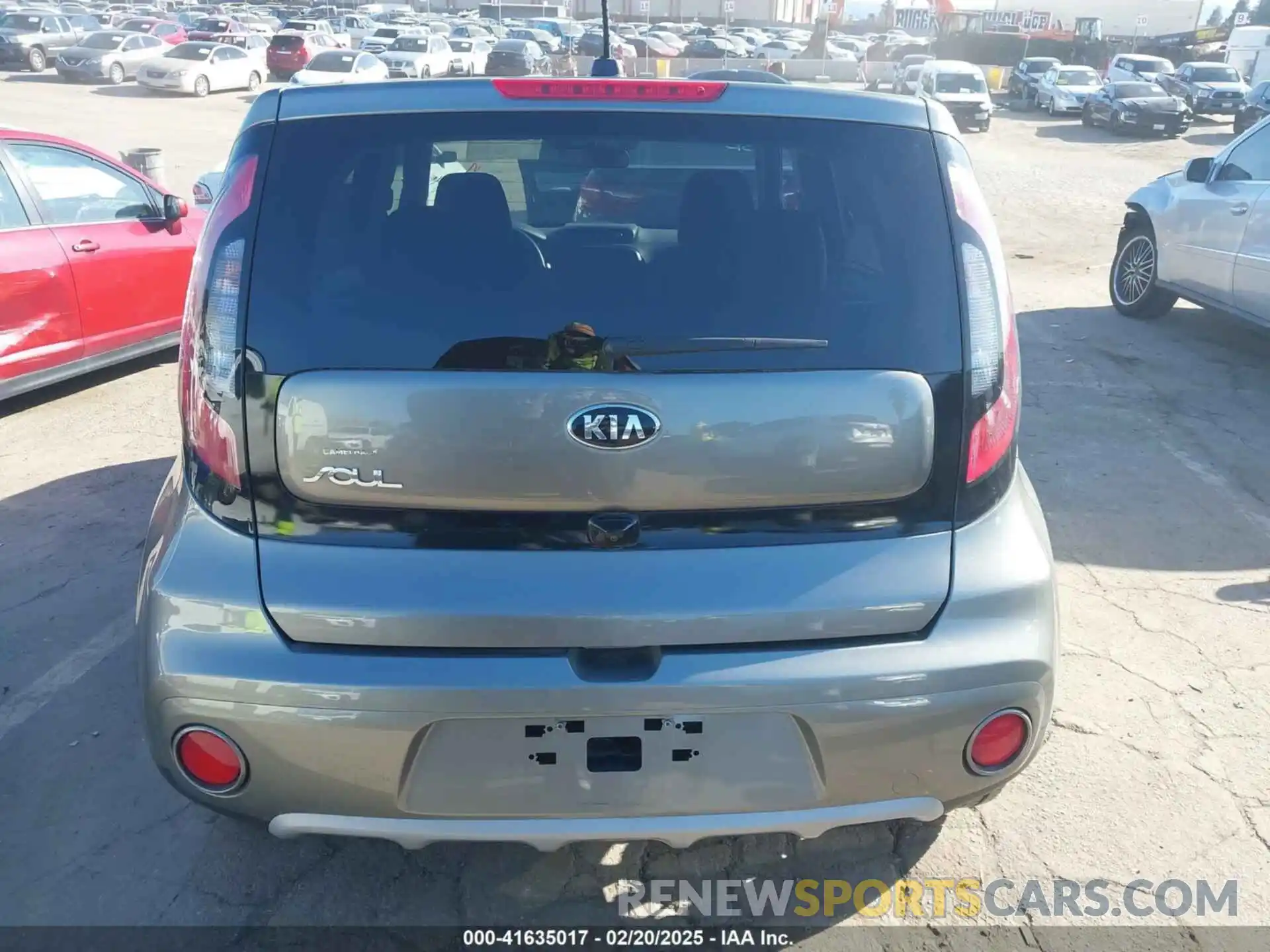 15 Photograph of a damaged car KNDJP3A50K7698812 KIA SOUL 2019