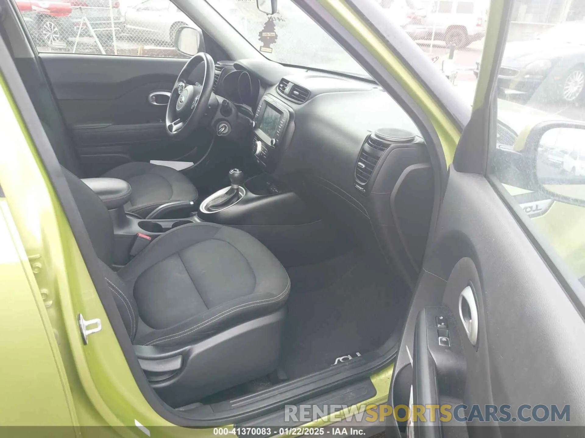 5 Photograph of a damaged car KNDJP3A50K7914660 KIA SOUL 2019