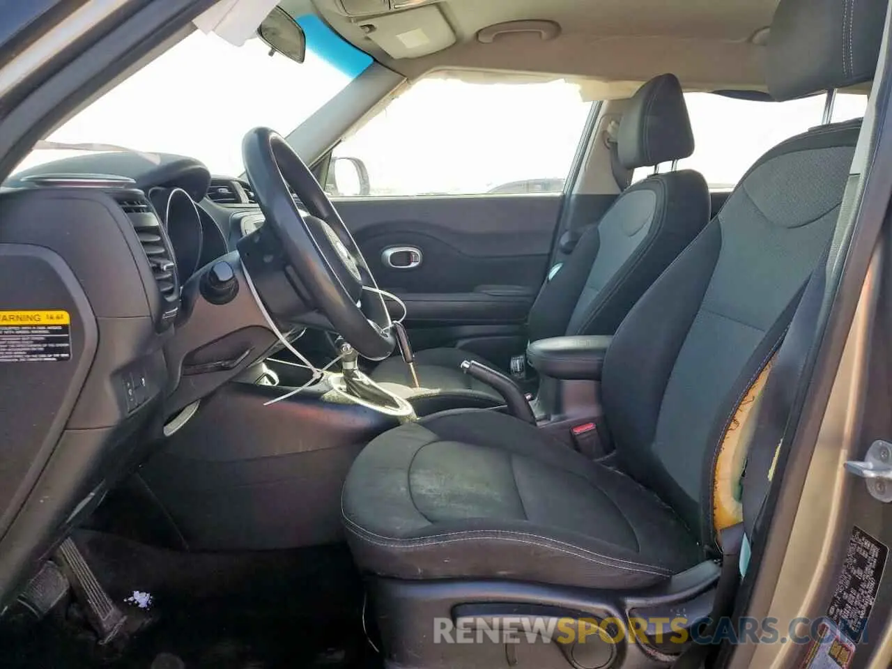 7 Photograph of a damaged car KNDJP3A51K7631927 KIA SOUL 2019