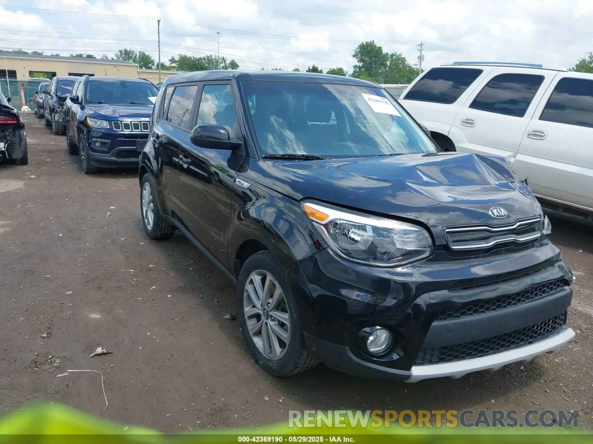 1 Photograph of a damaged car KNDJP3A51K7637811 KIA SOUL 2019