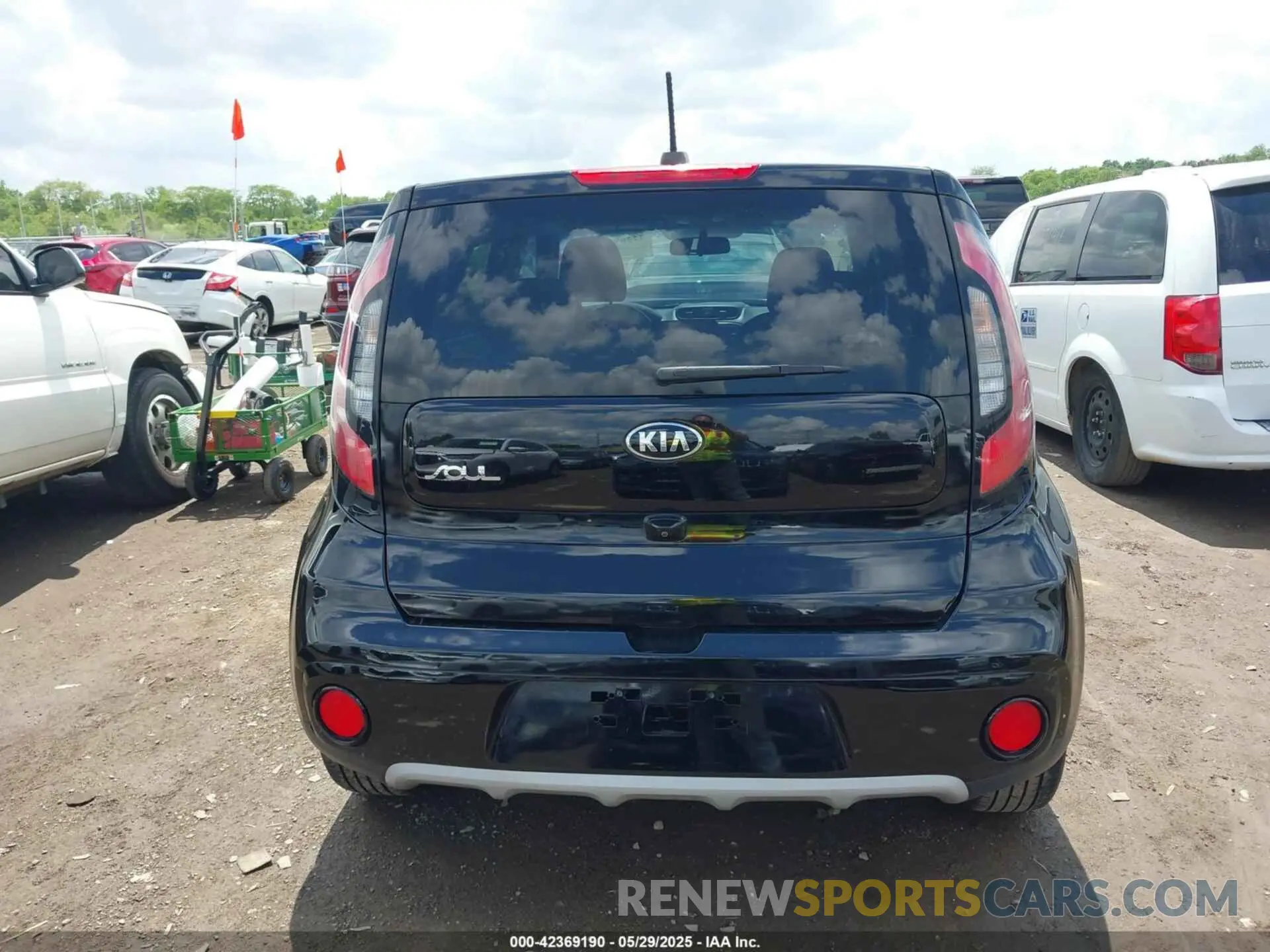 16 Photograph of a damaged car KNDJP3A51K7637811 KIA SOUL 2019