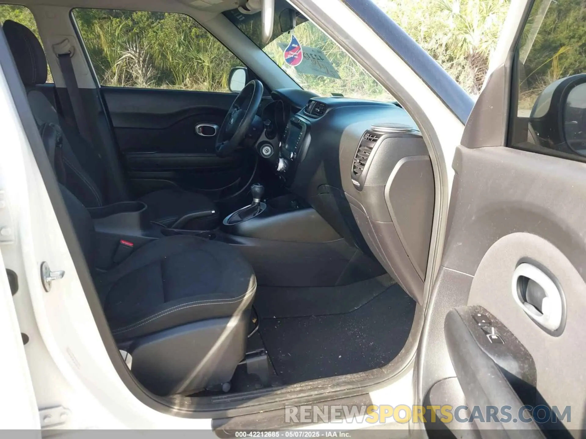 5 Photograph of a damaged car KNDJP3A51K7675474 KIA SOUL 2019