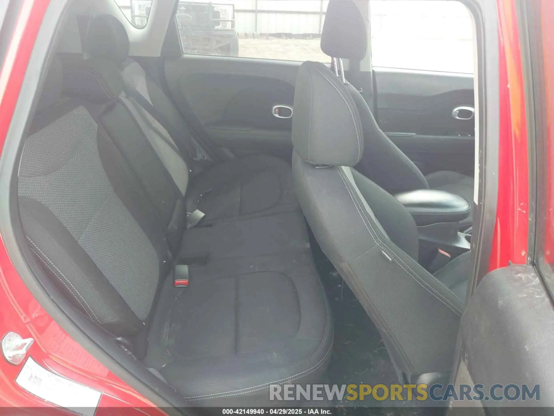 8 Photograph of a damaged car KNDJP3A51K7689584 KIA SOUL 2019