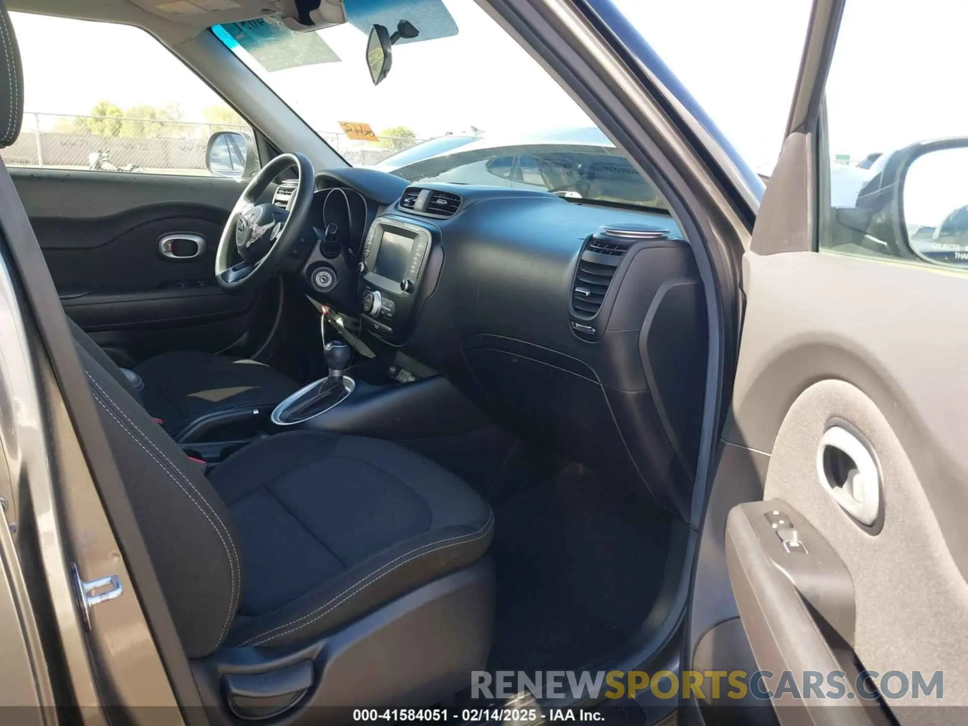 5 Photograph of a damaged car KNDJP3A52K7007909 KIA SOUL 2019