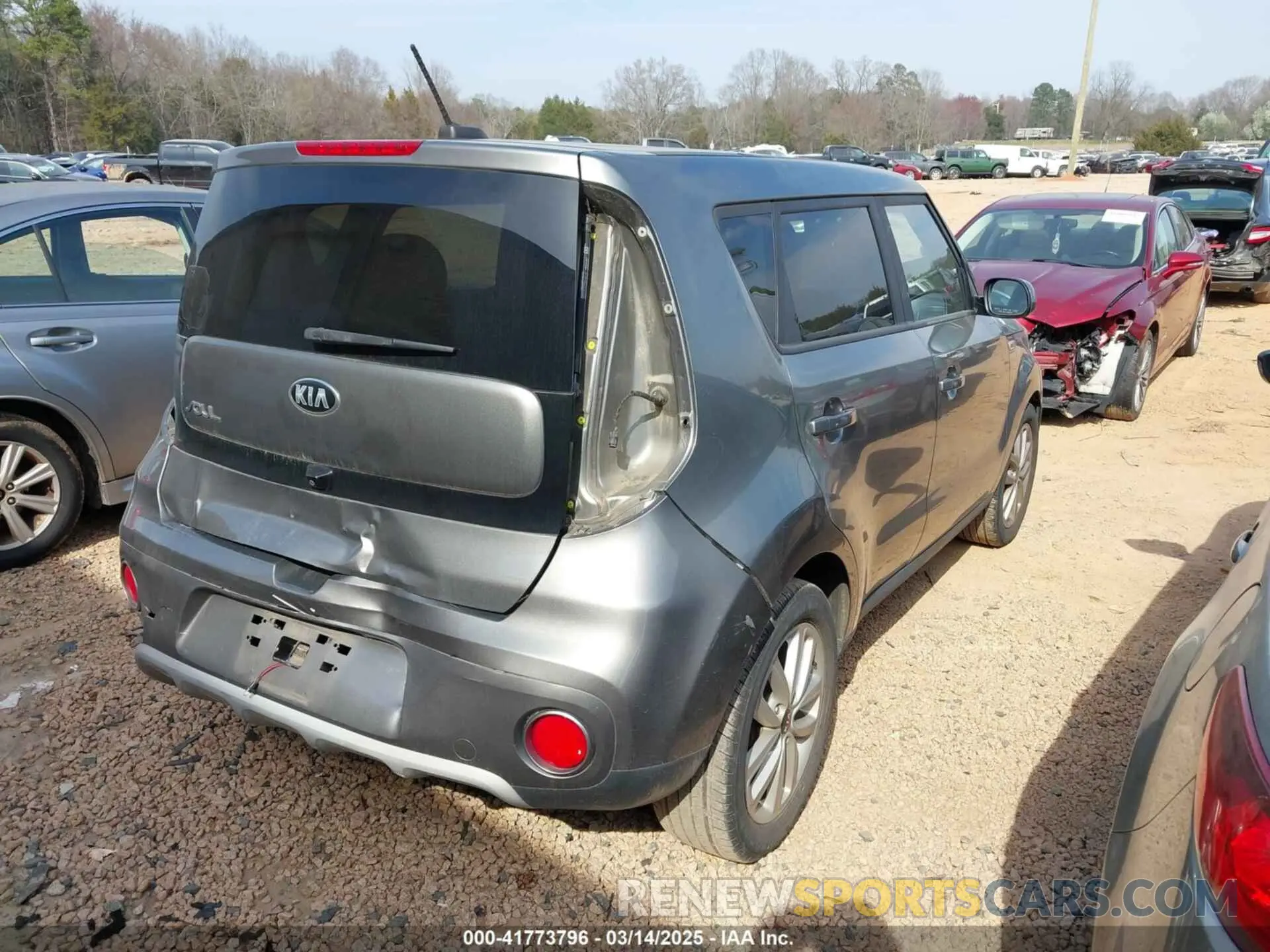 4 Photograph of a damaged car KNDJP3A52K7634500 KIA SOUL 2019