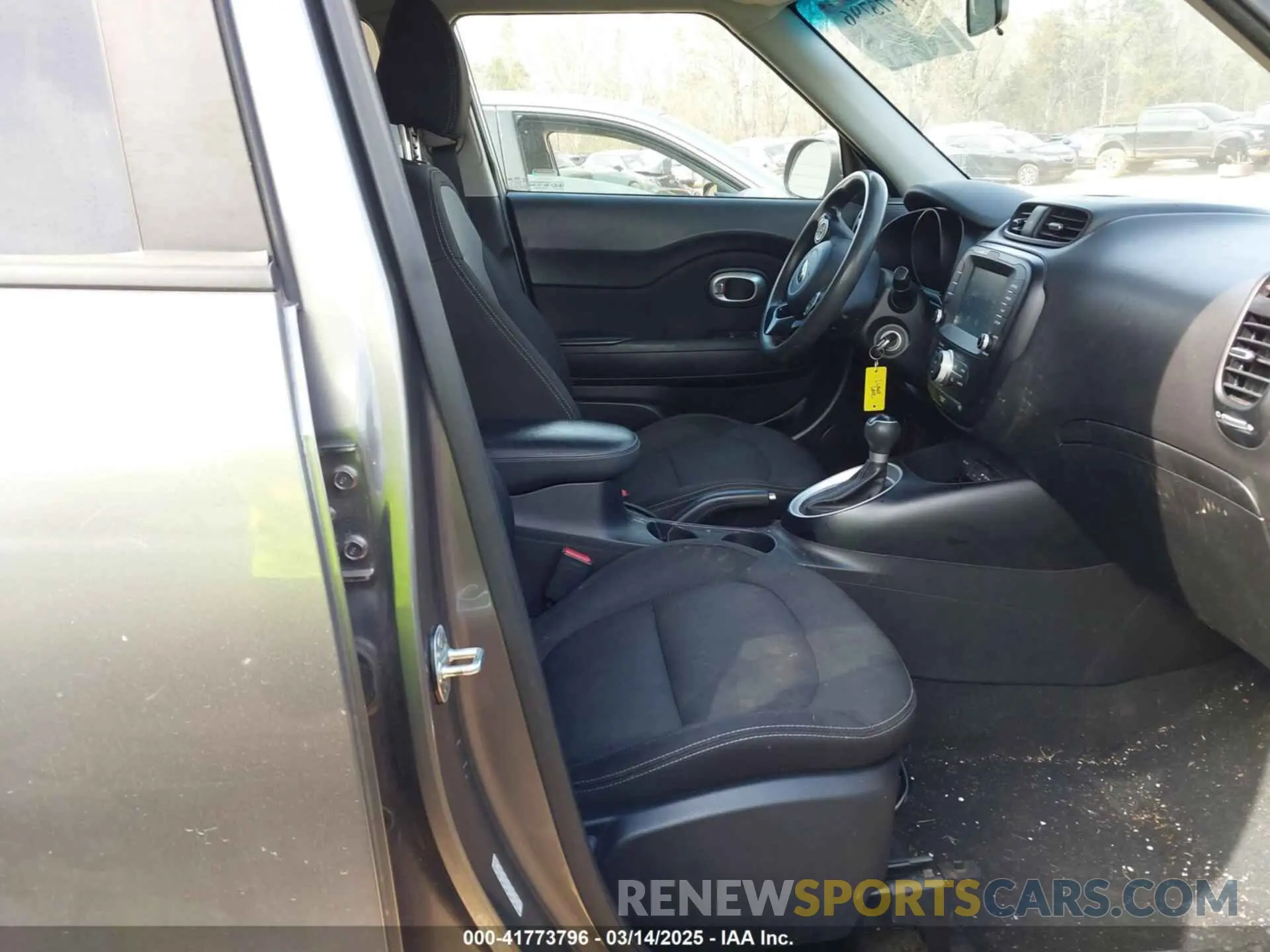 5 Photograph of a damaged car KNDJP3A52K7634500 KIA SOUL 2019