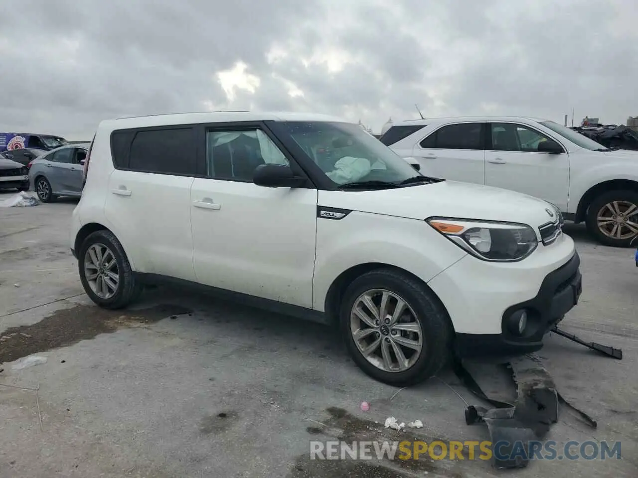 4 Photograph of a damaged car KNDJP3A52K7660613 KIA SOUL 2019