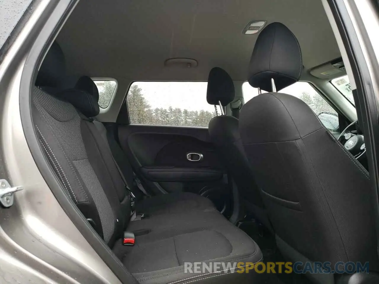 10 Photograph of a damaged car KNDJP3A52K7673507 KIA SOUL 2019