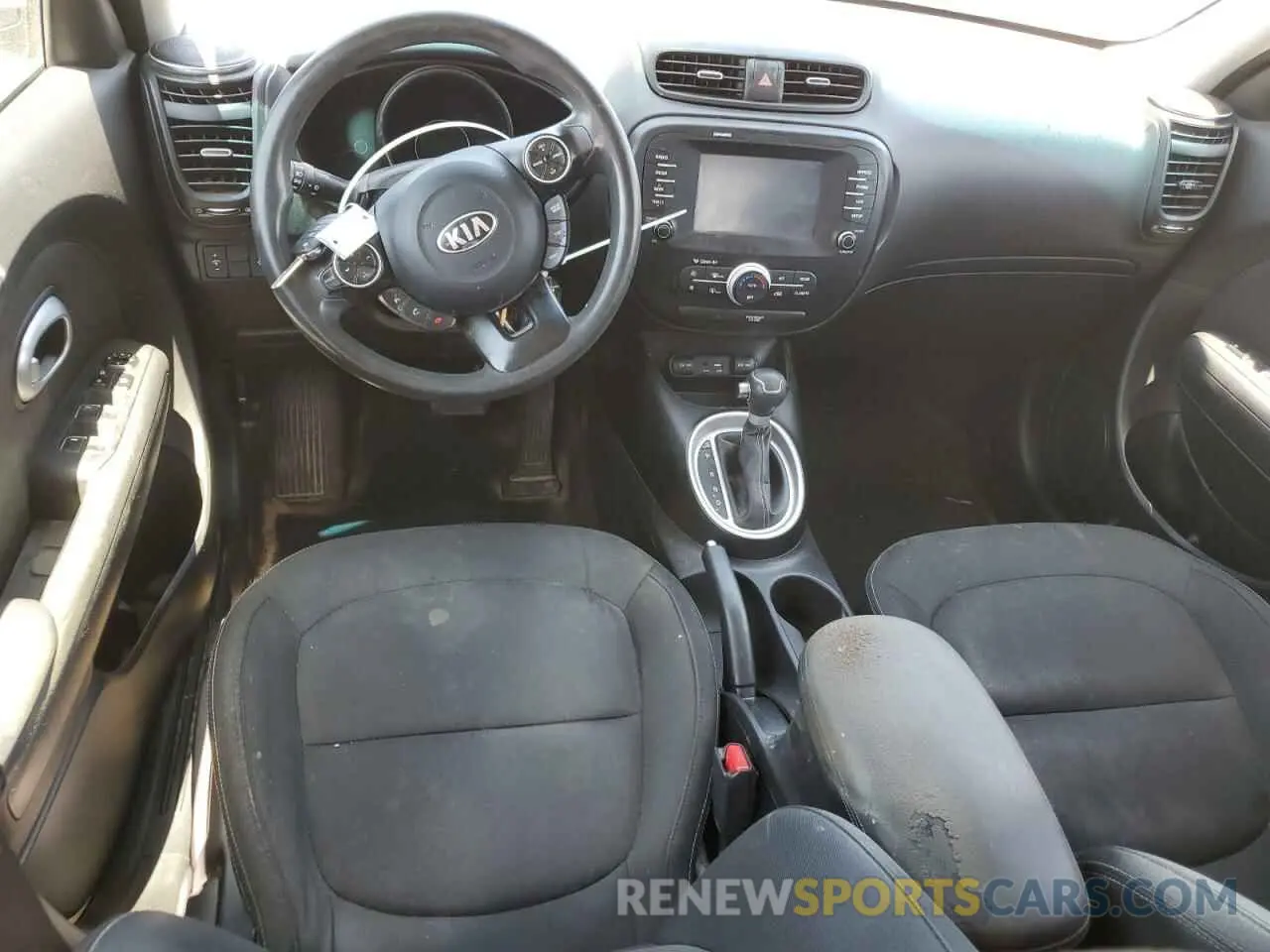 8 Photograph of a damaged car KNDJP3A52K7693790 KIA SOUL 2019
