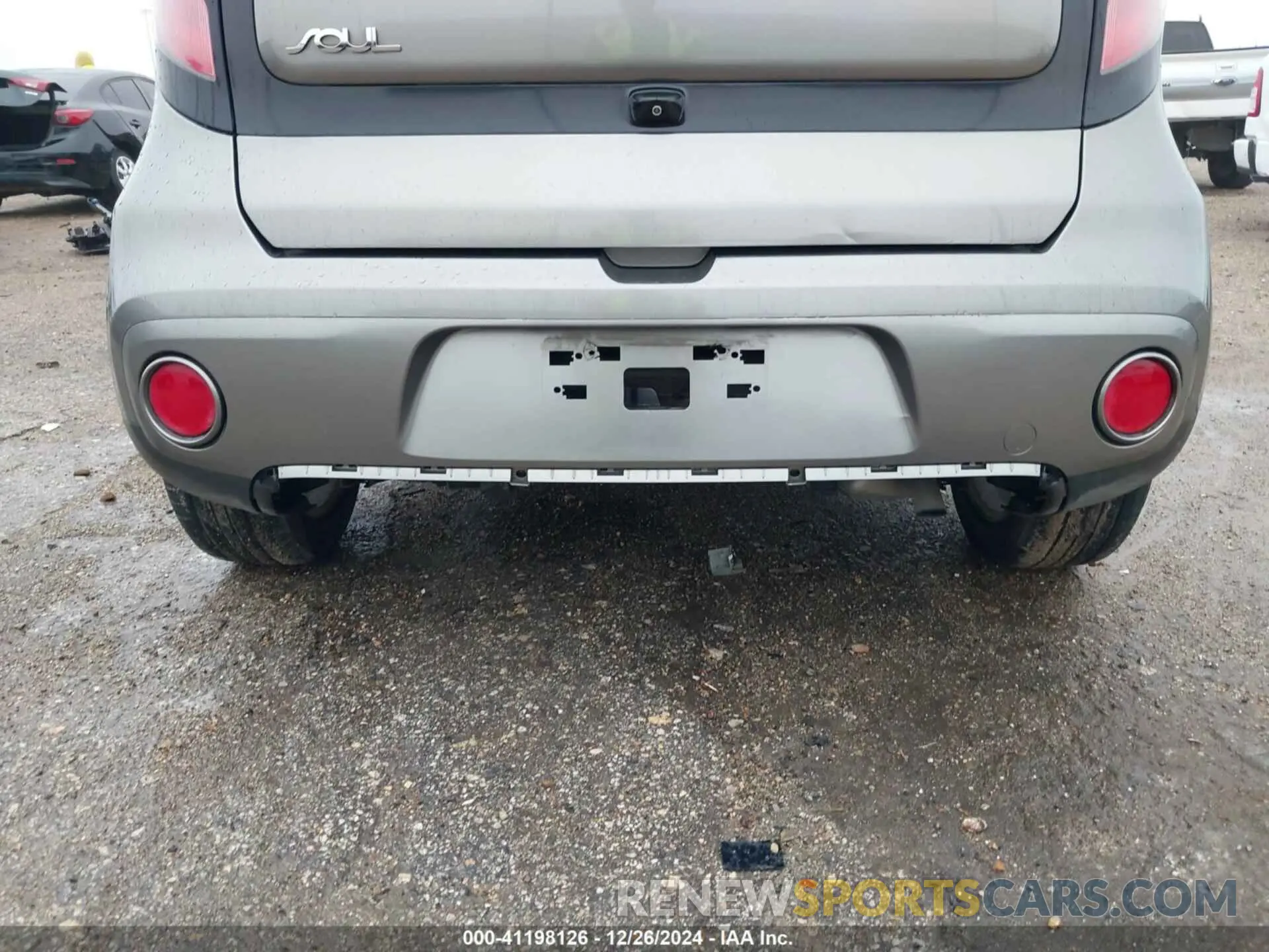 17 Photograph of a damaged car KNDJP3A53K7000127 KIA SOUL 2019