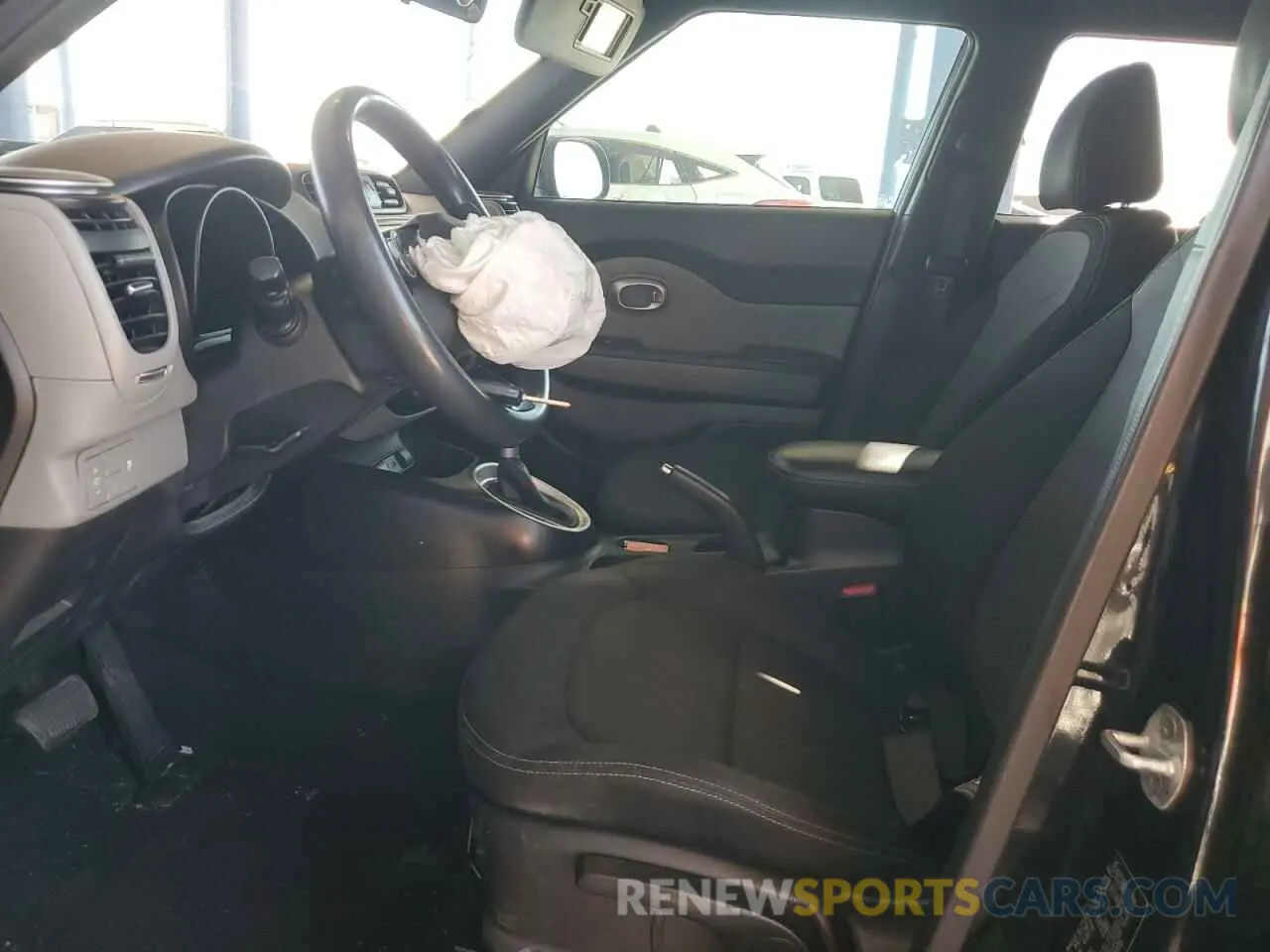 7 Photograph of a damaged car KNDJP3A53K7000970 KIA SOUL 2019