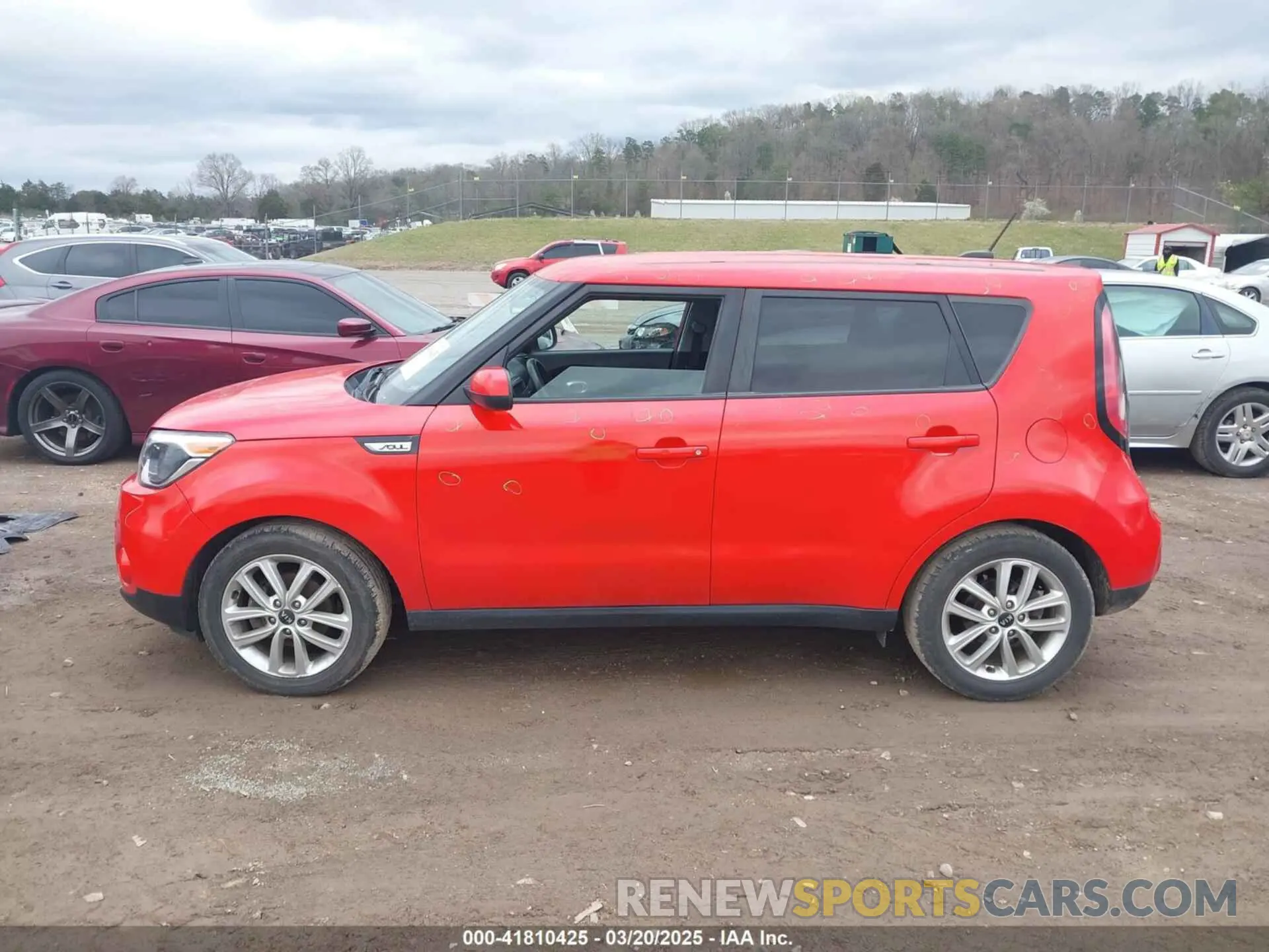 14 Photograph of a damaged car KNDJP3A53K7014657 KIA SOUL 2019