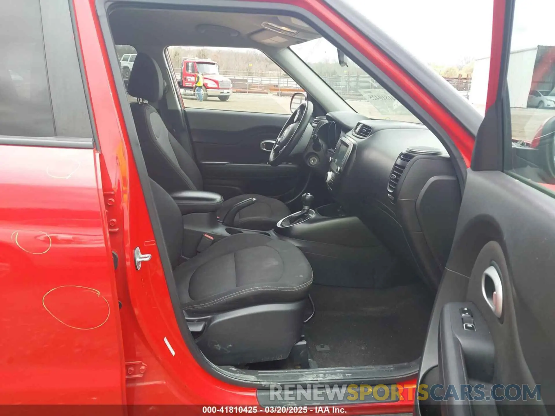 5 Photograph of a damaged car KNDJP3A53K7014657 KIA SOUL 2019