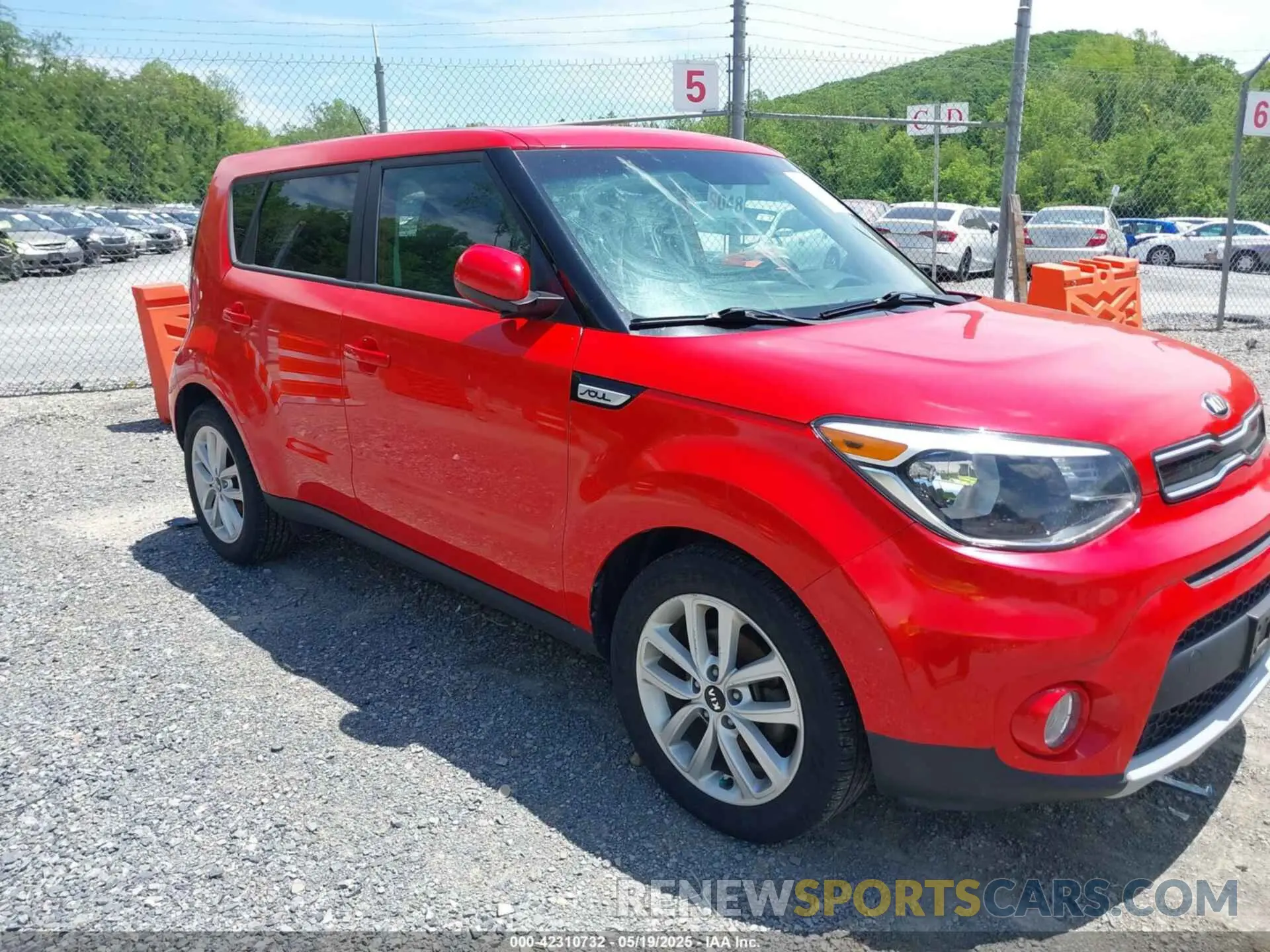1 Photograph of a damaged car KNDJP3A53K7632139 KIA SOUL 2019