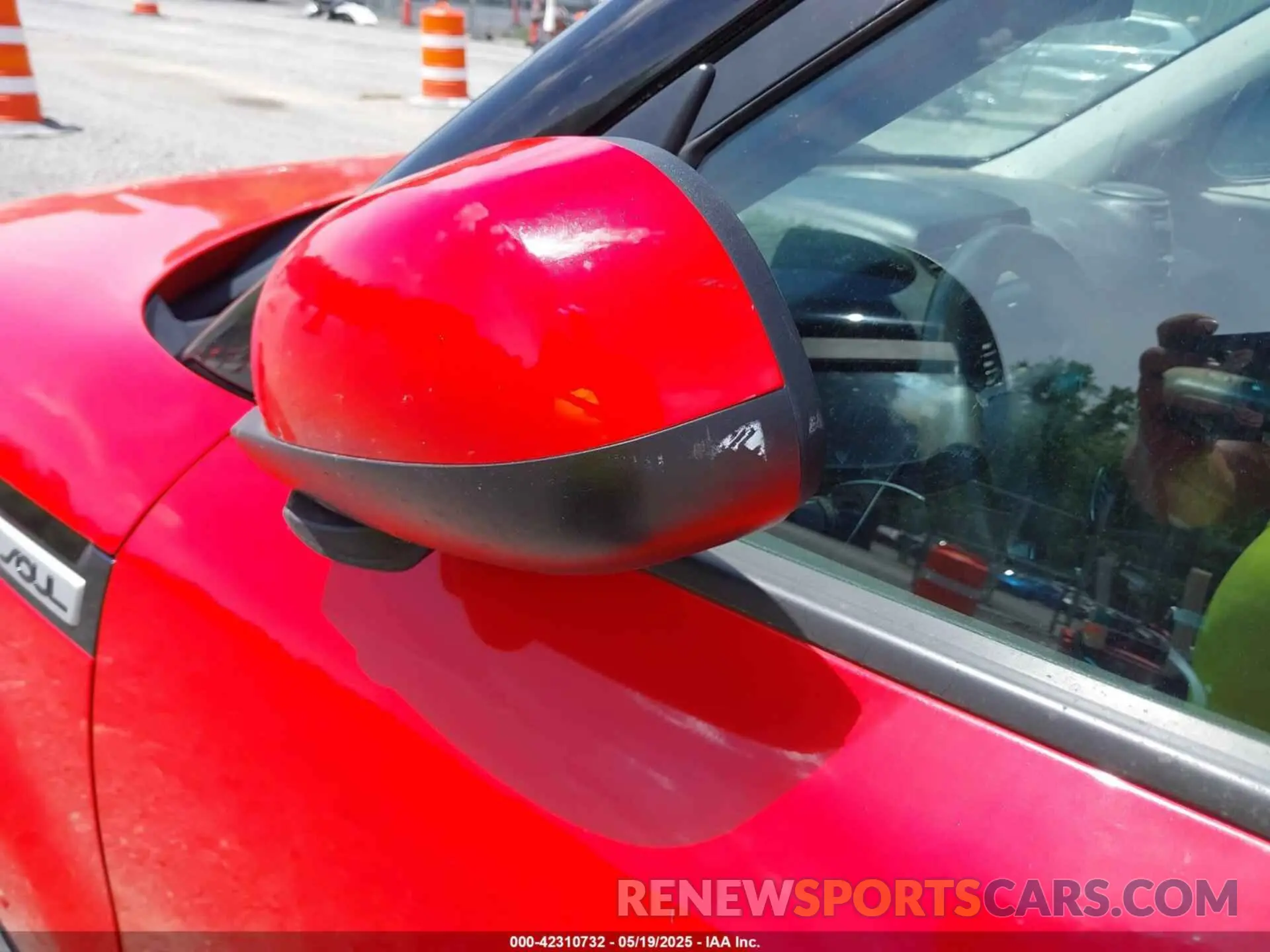 18 Photograph of a damaged car KNDJP3A53K7632139 KIA SOUL 2019
