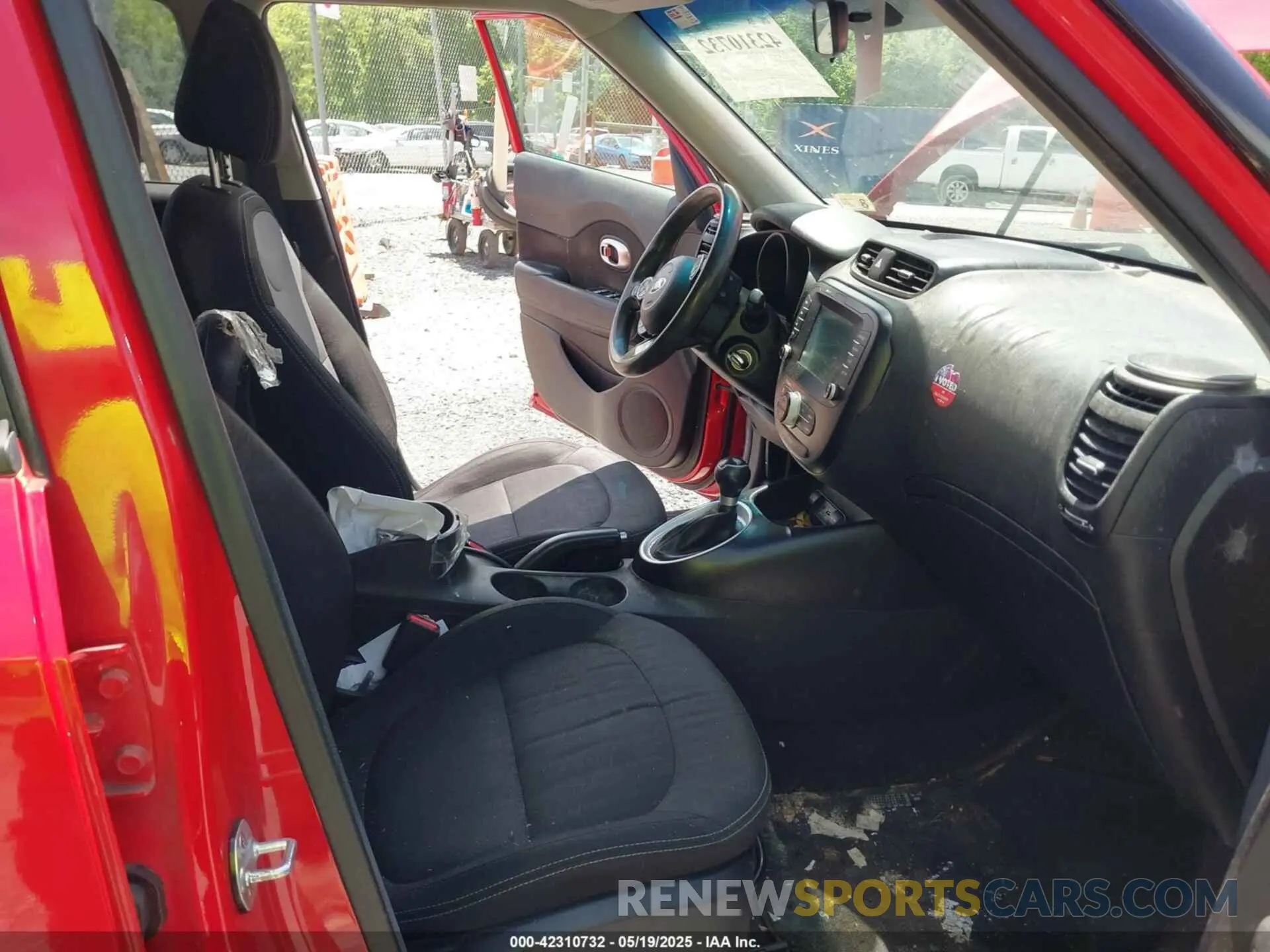 5 Photograph of a damaged car KNDJP3A53K7632139 KIA SOUL 2019