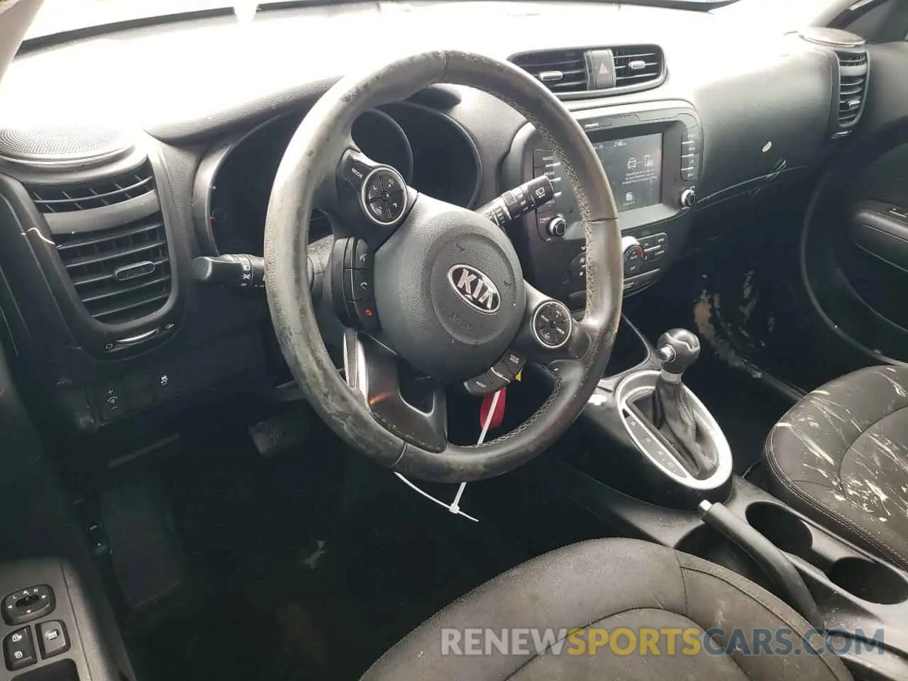 8 Photograph of a damaged car KNDJP3A53K7634375 KIA SOUL 2019